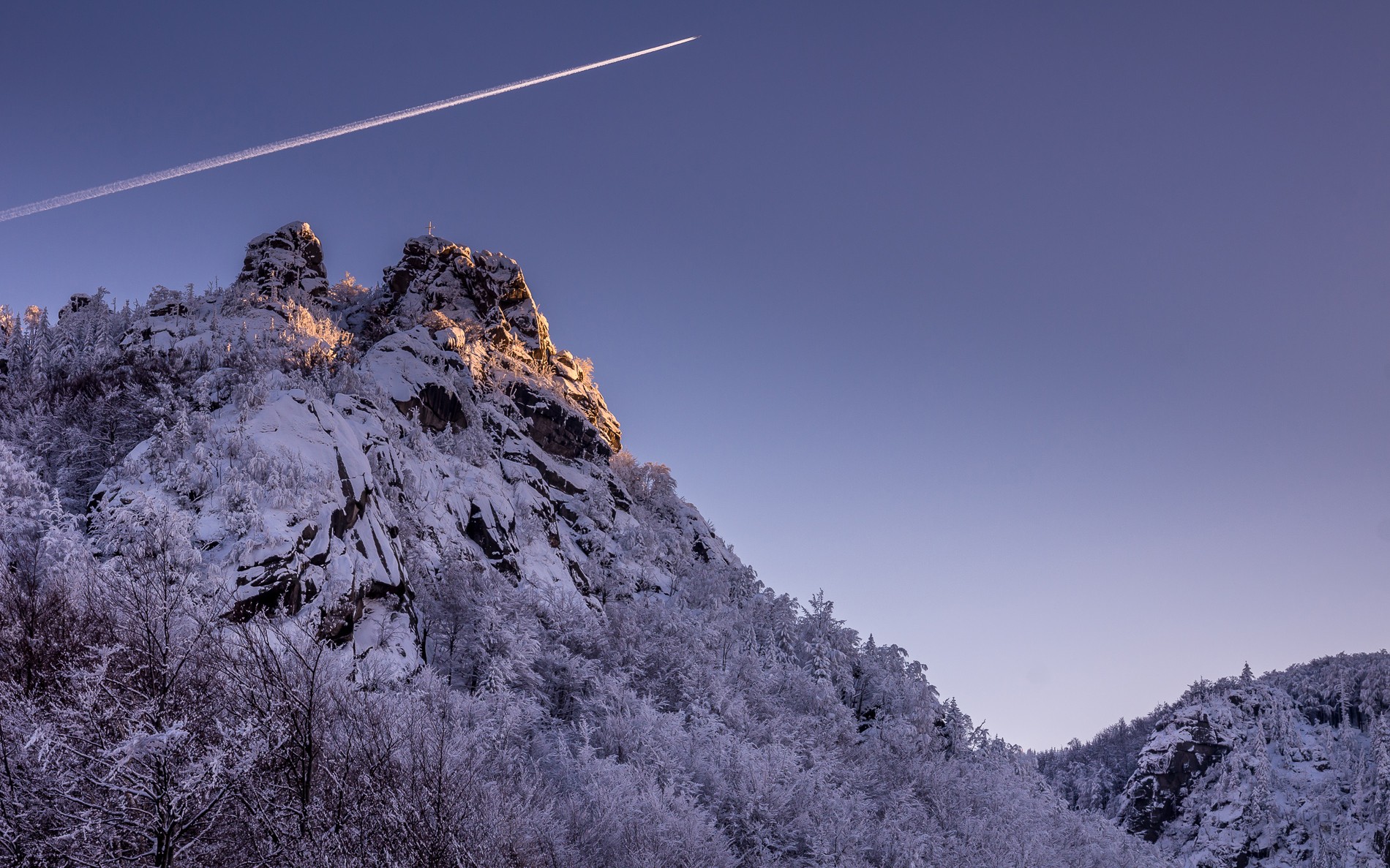 Descarga gratuita de fondo de pantalla para móvil de Montañas, Montaña, Tierra/naturaleza.