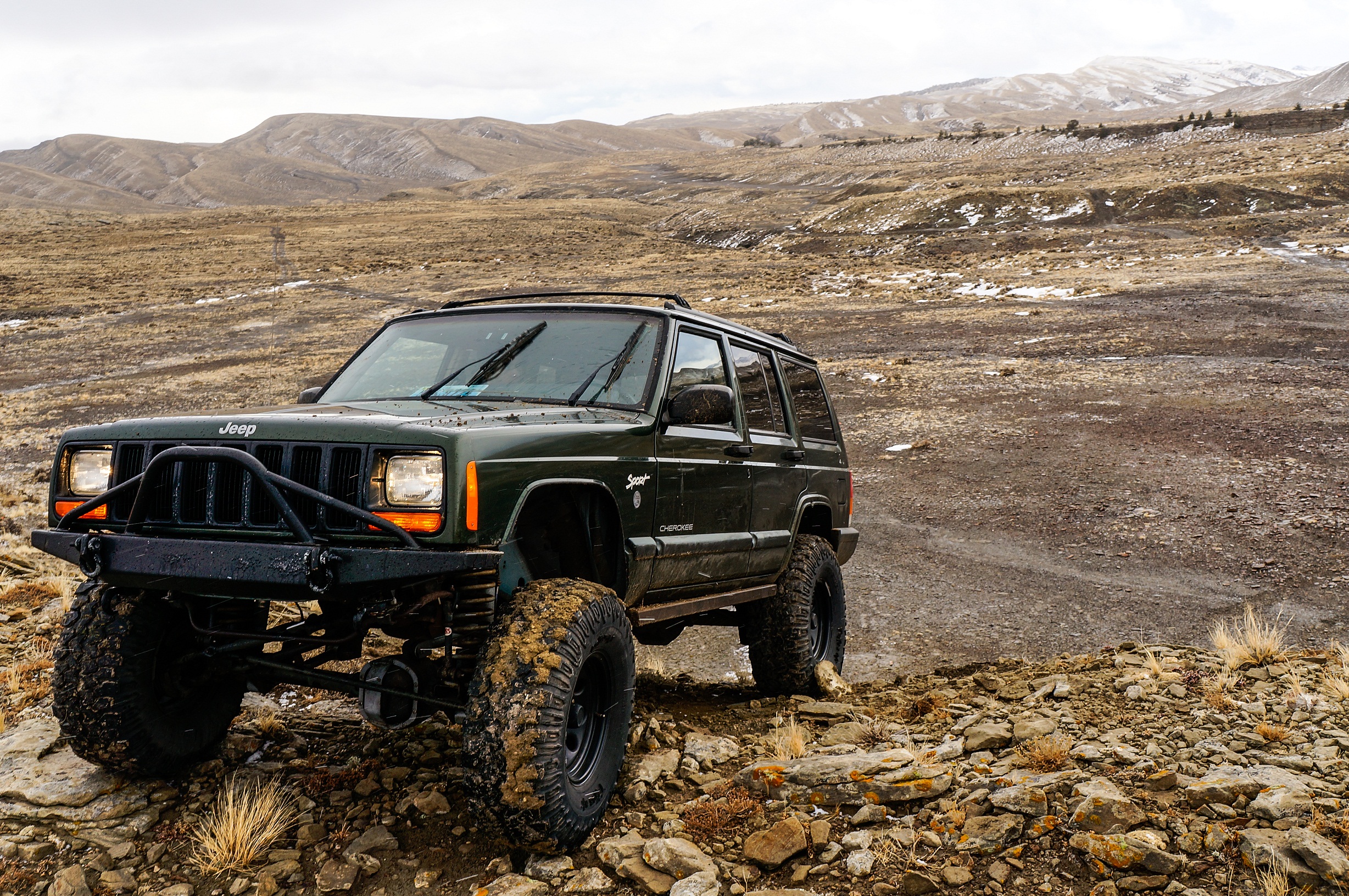 Laden Sie Jeep Cherokee HD-Desktop-Hintergründe herunter