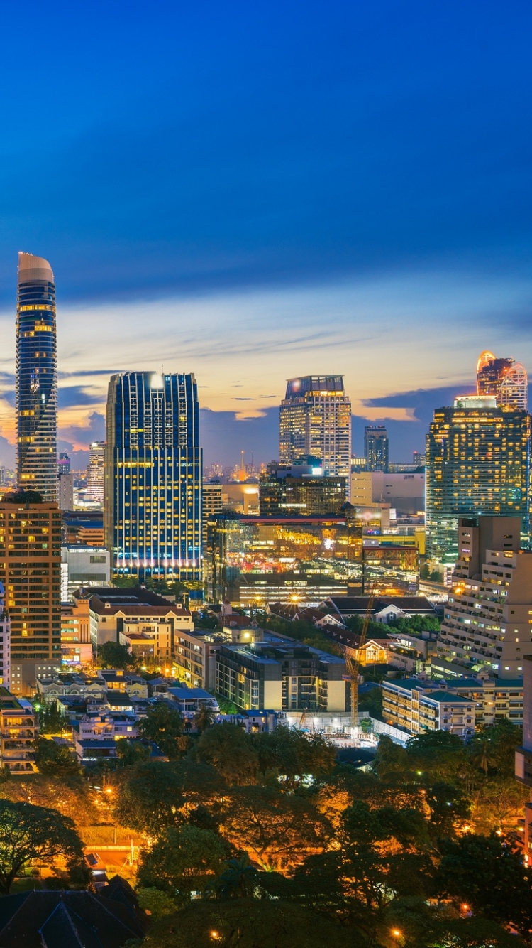 Handy-Wallpaper Städte, Stadt, Wolkenkratzer, Gebäude, Thailand, Nacht, Bangkok, Menschengemacht, Großstadt kostenlos herunterladen.