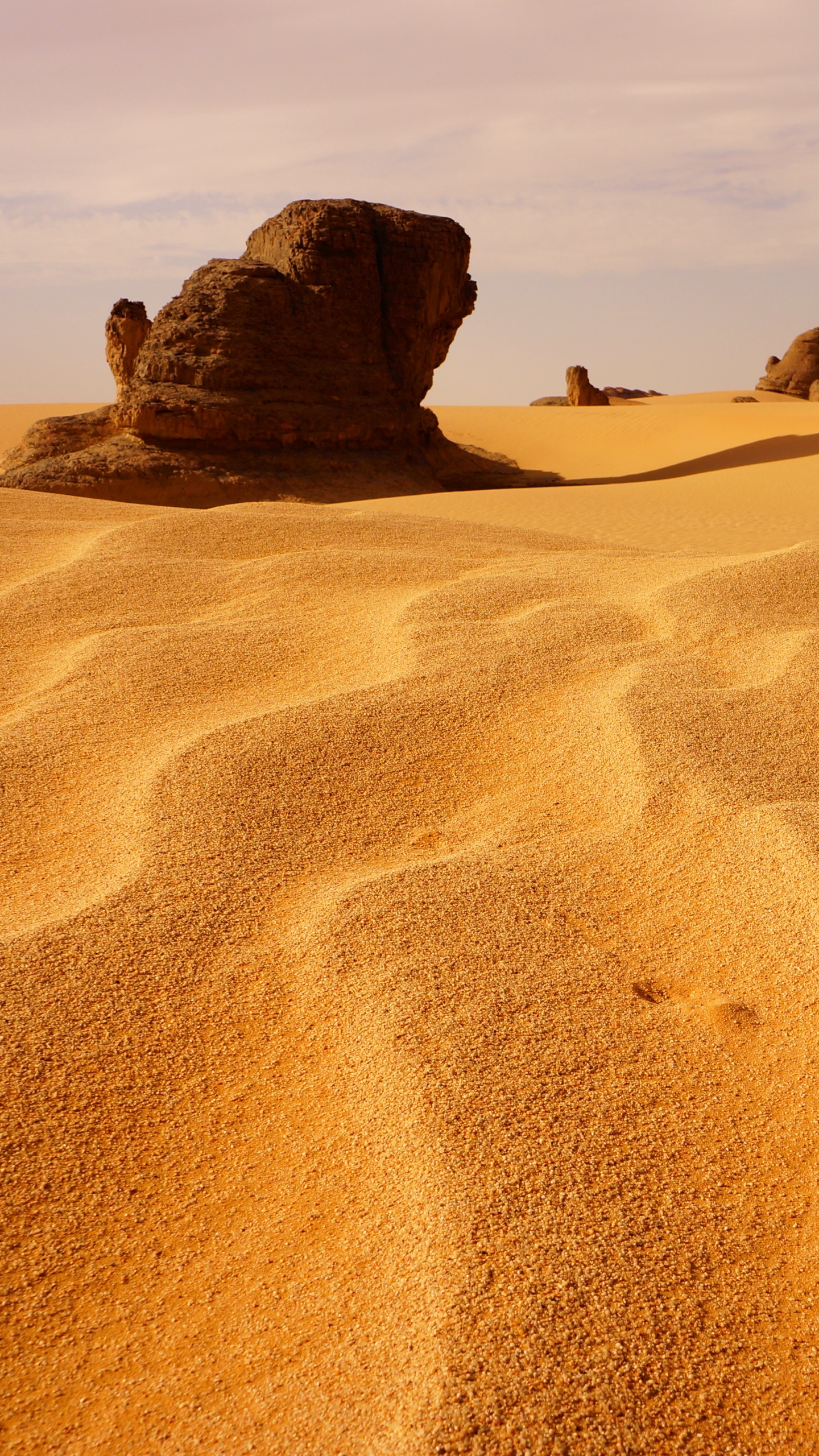 Скачати мобільні шпалери Пейзаж, Пісок, Пустеля, Земля, Сахара, Африка, Алжир, Тассілі Н'аджер безкоштовно.