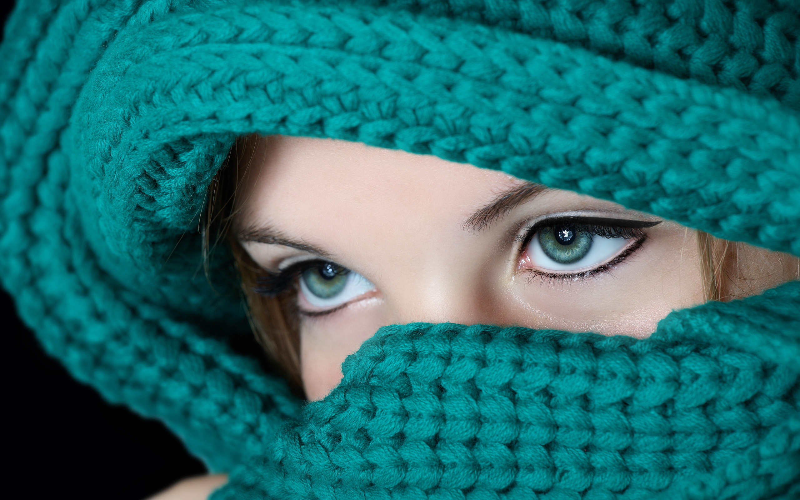 Téléchargez gratuitement l'image Yeux Bleus, Oeil, Écharpe, Femmes sur le bureau de votre PC