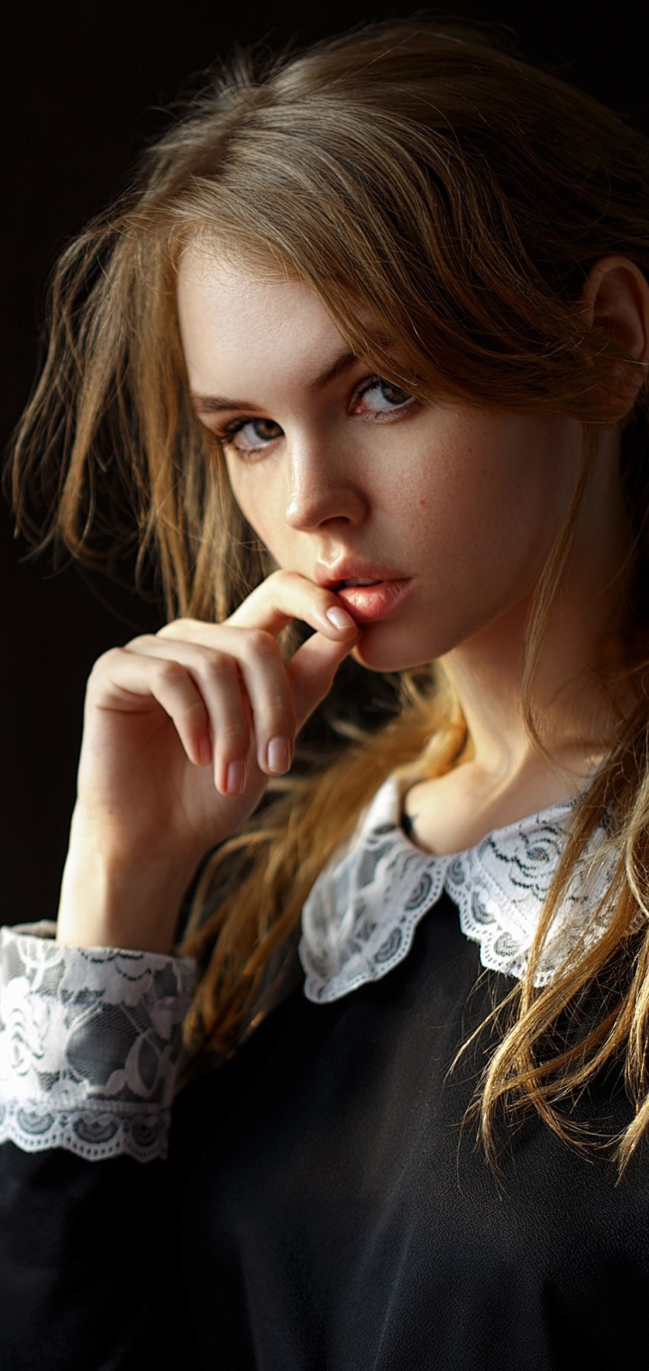 Download mobile wallpaper Russian, Brunette, Model, Women, Anastasiya Scheglova for free.