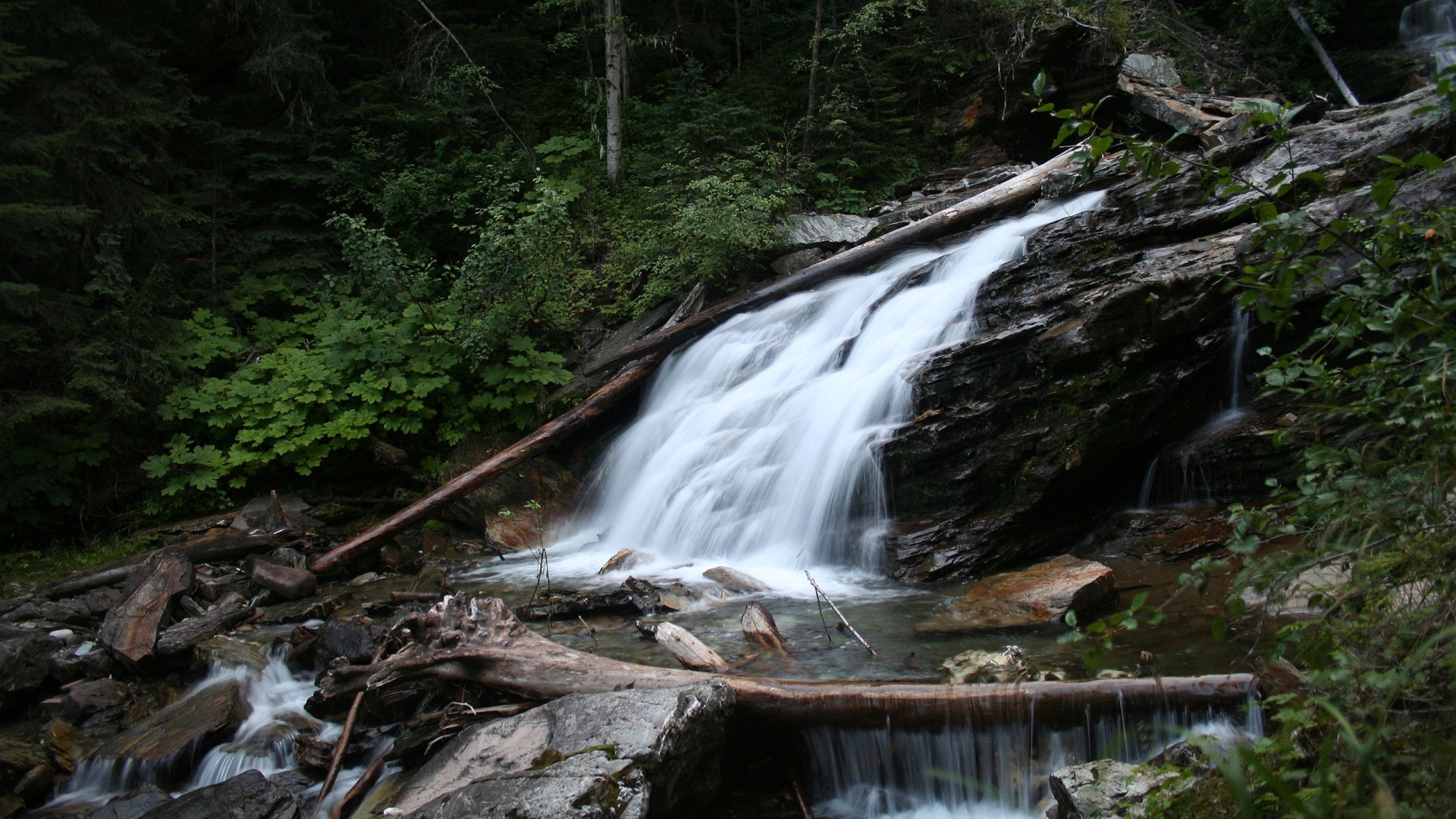 Handy-Wallpaper Wasserfall, Erde/natur kostenlos herunterladen.