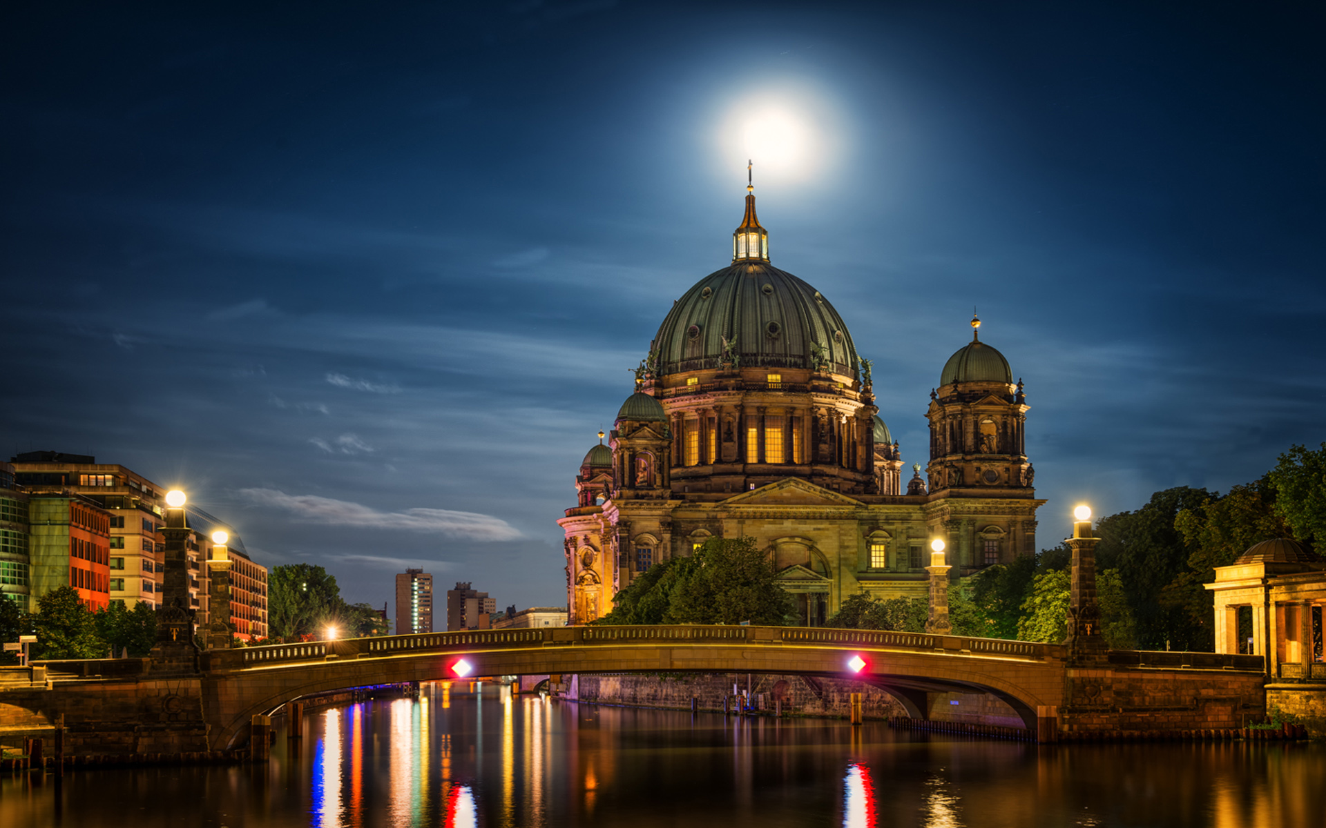 389075 descargar fondo de pantalla religioso, catedral de berlín, berlina, puente, ciudad, alemania, noche, catedrales: protectores de pantalla e imágenes gratis