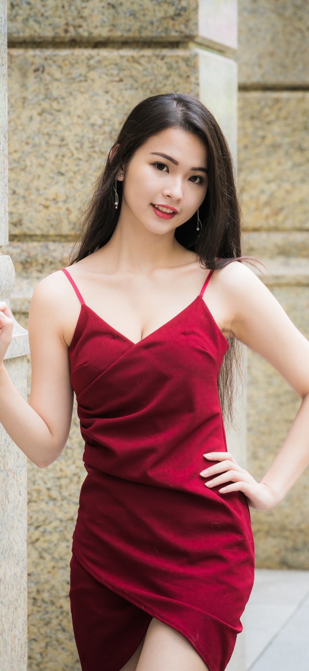 無料モバイル壁紙モデル, 女性, 黒髪, アジア人, 赤いドレスをダウンロードします。