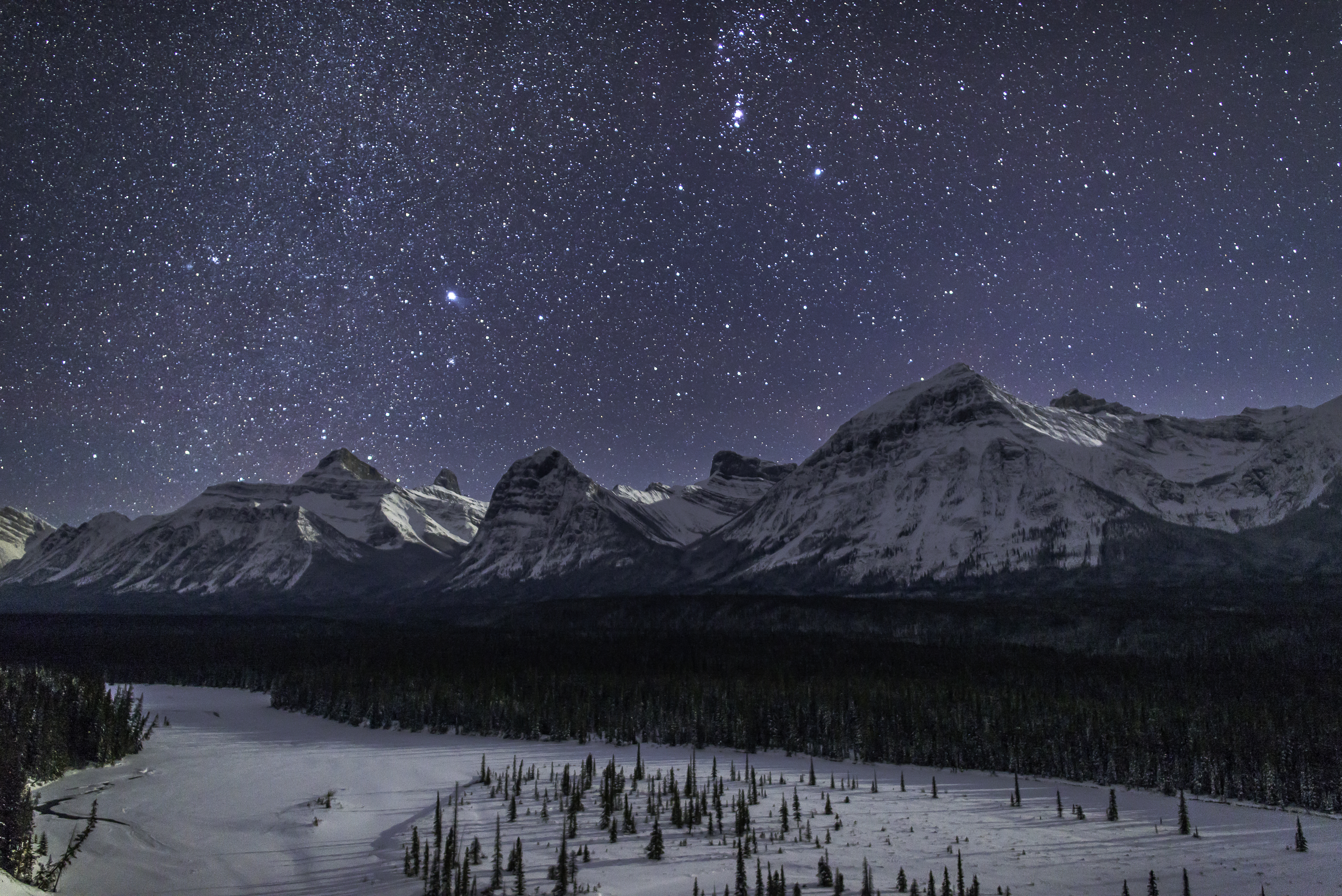 Laden Sie das Natur, Sky, Mountains, Übernachtung, Schnee, Winter, Sterne-Bild kostenlos auf Ihren PC-Desktop herunter