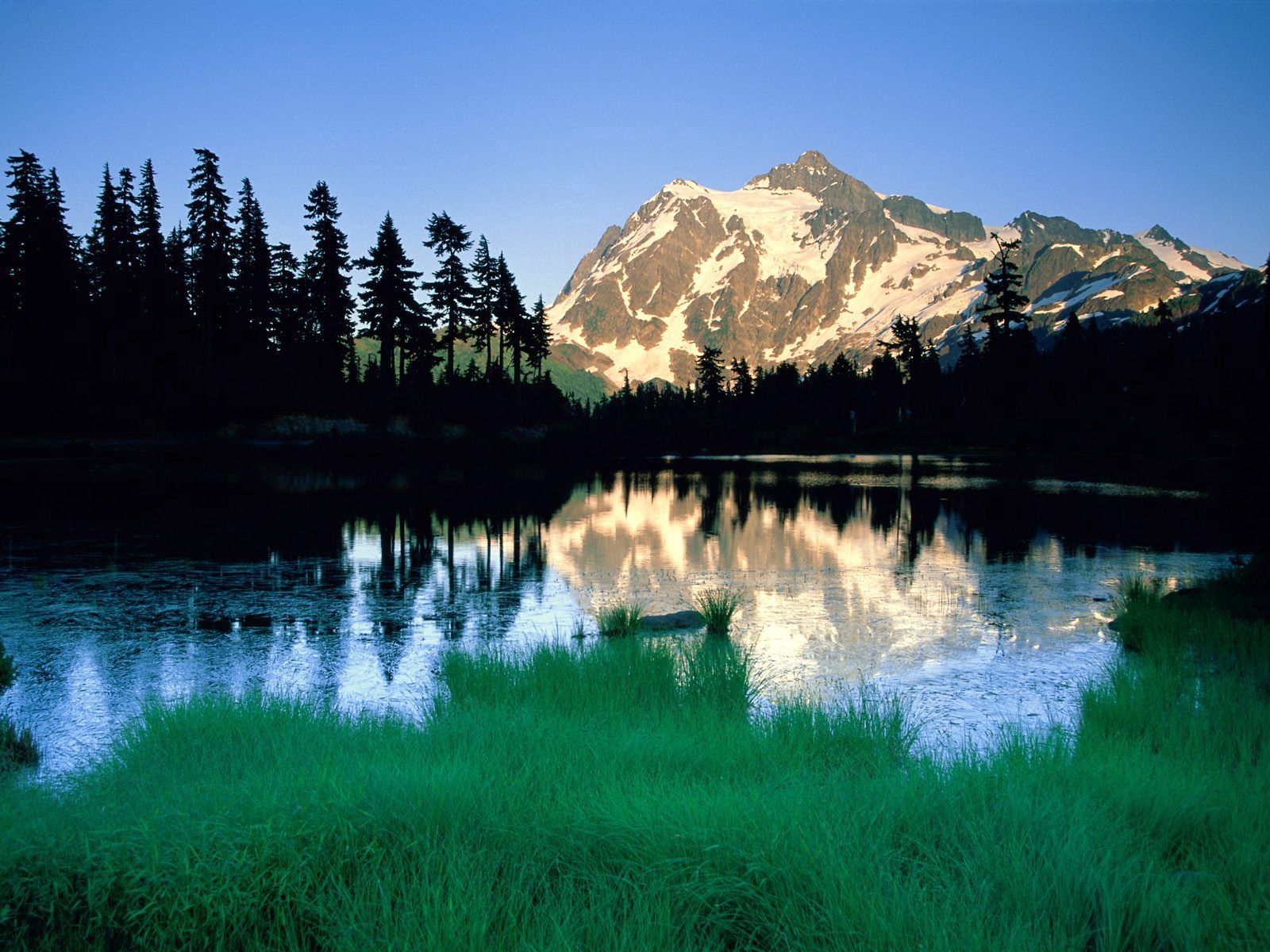 Baixar papel de parede para celular de Manhã, Washington, Natureza, Lago, Sombras, Montanhas gratuito.