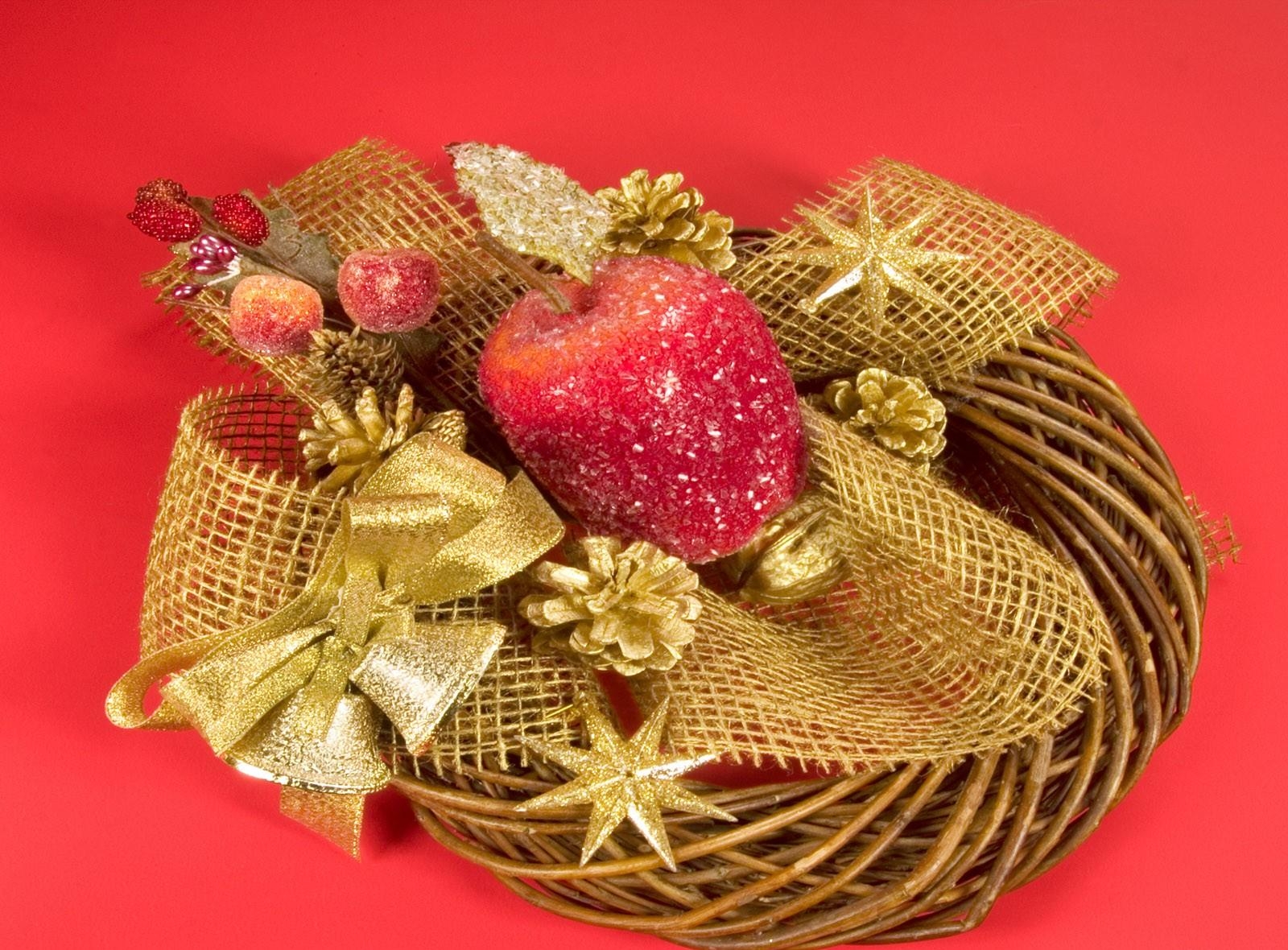 holidays, apple, cones, stars, bluebells, wreath, attribute