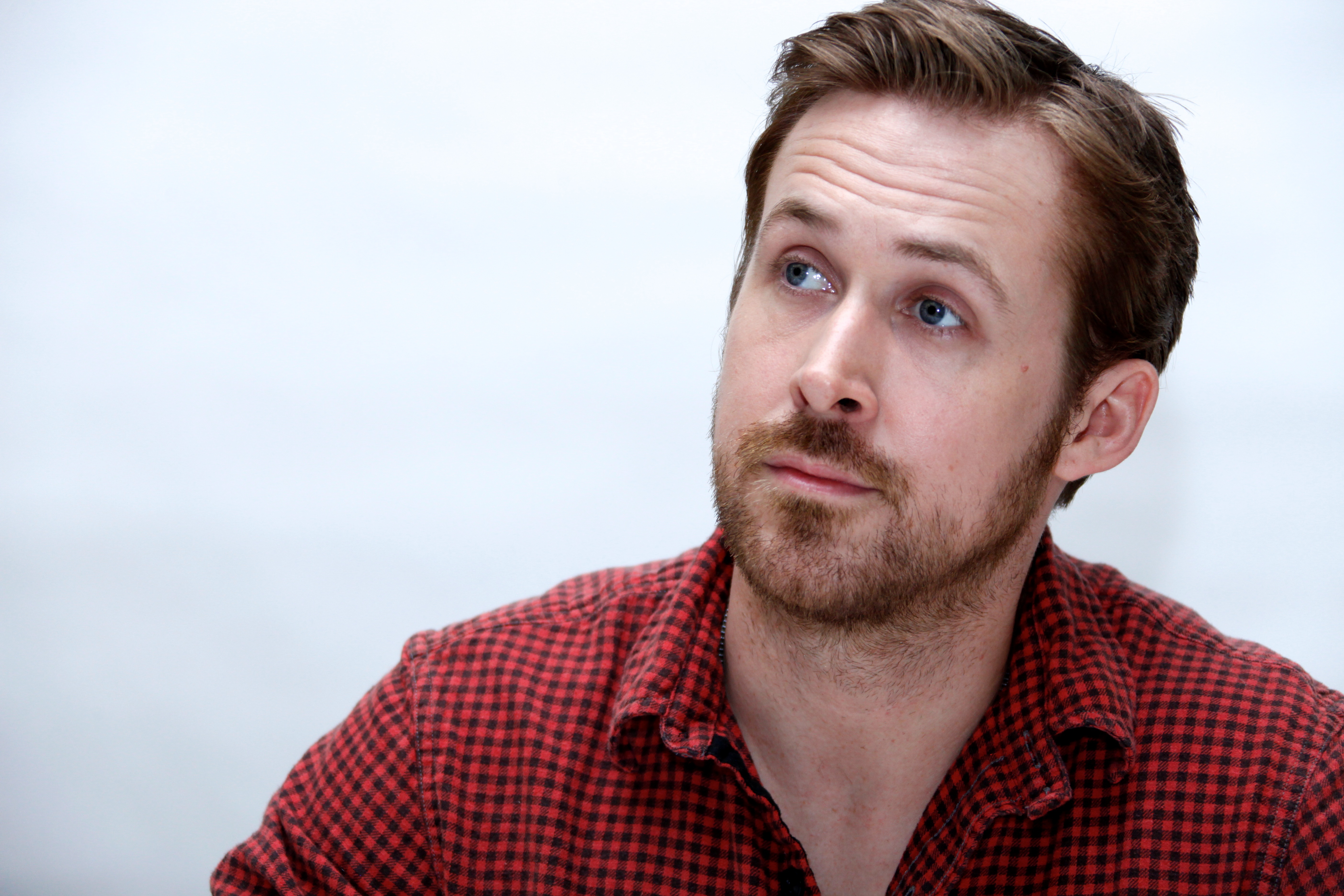 Handy-Wallpaper Schauspieler, Ryan Gosling, Gesicht, Blaue Augen, Kanadisch, Berühmtheiten kostenlos herunterladen.