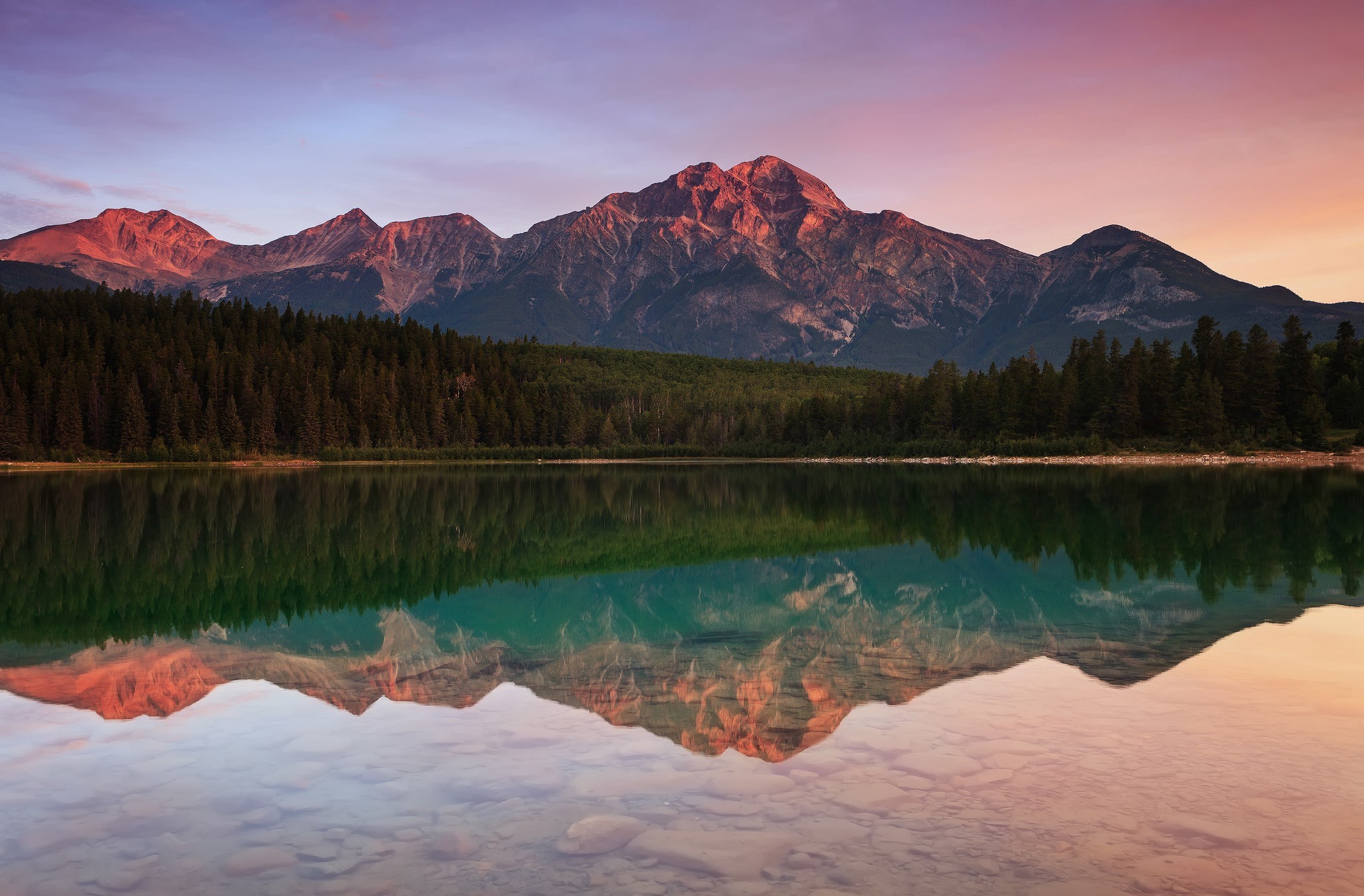 Baixe gratuitamente a imagem Montanhas, Montanha, Lago, Terra/natureza, Reflecção na área de trabalho do seu PC