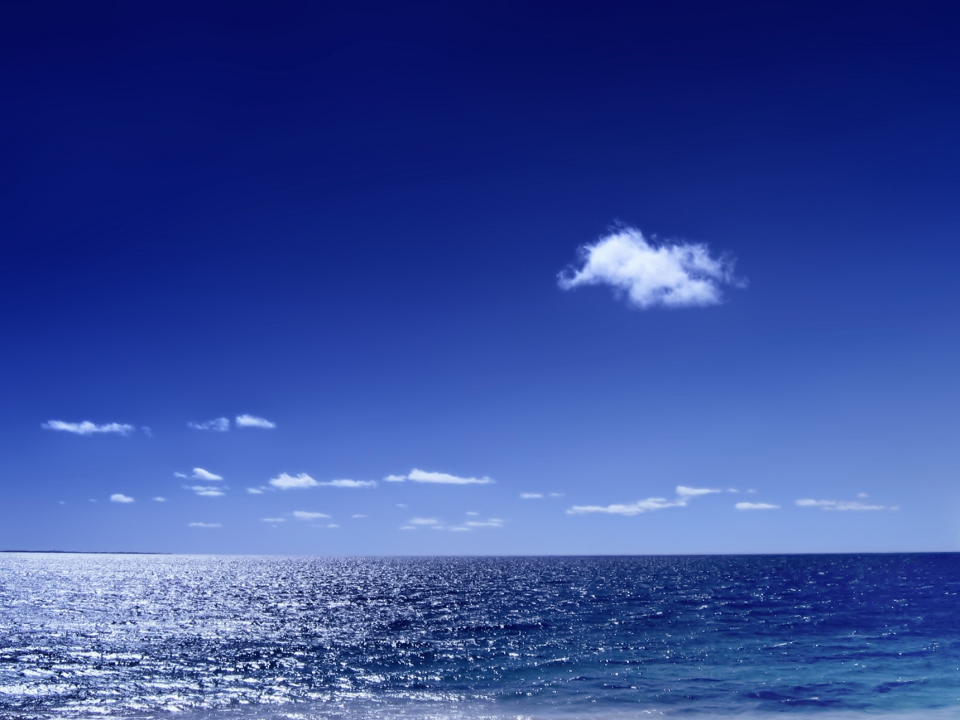 Скачать картинку Море, Облака, Пейзаж в телефон бесплатно.