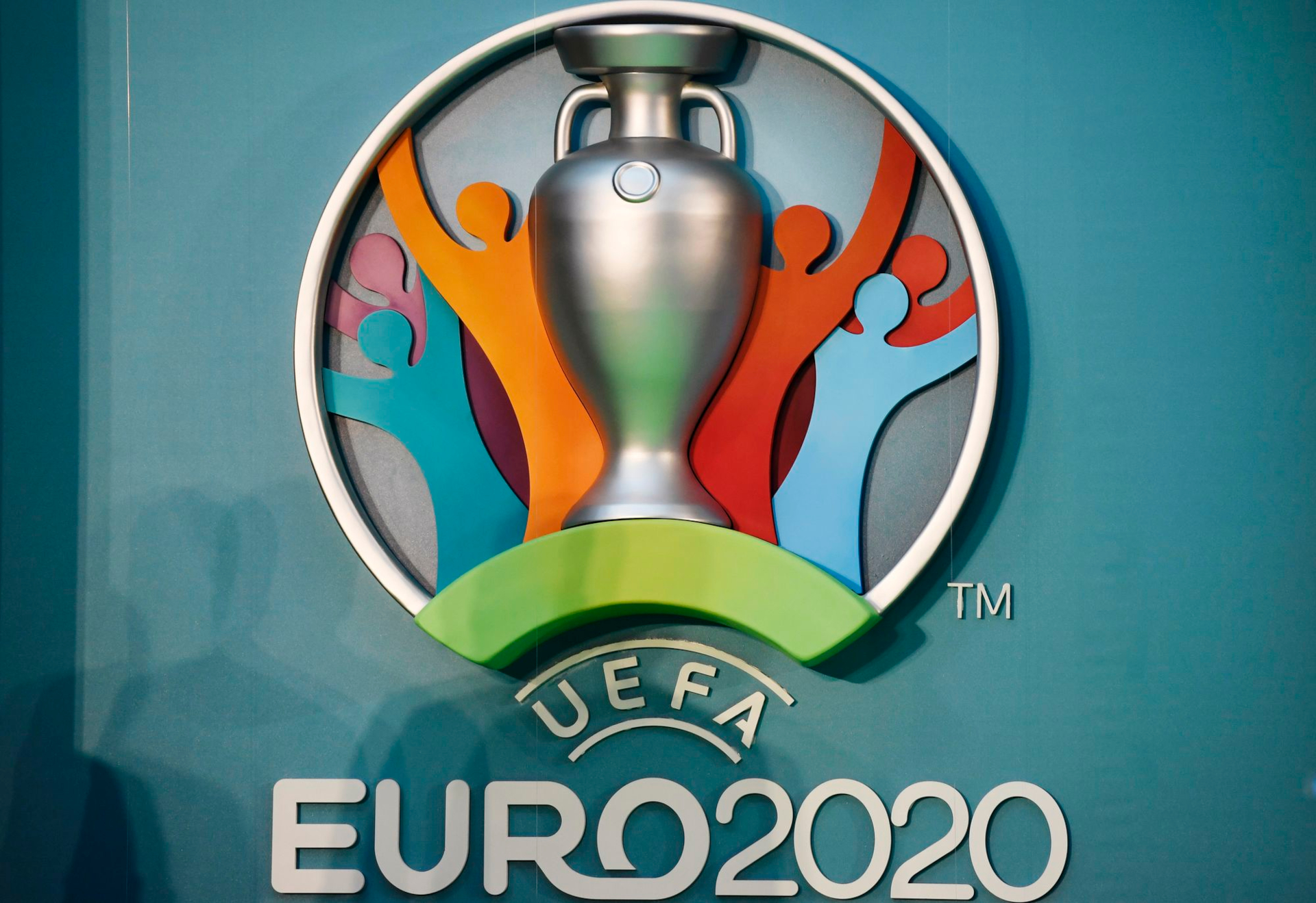 1025545 скачать обои виды спорта, евро 2020, футбол, трофей - заставки и картинки бесплатно