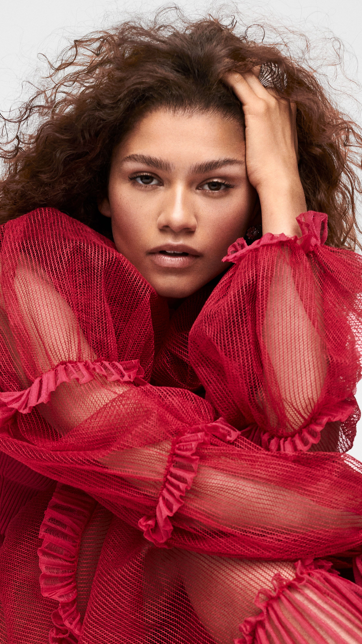 Download mobile wallpaper Brunette, American, Celebrity, Actress, Zendaya for free.