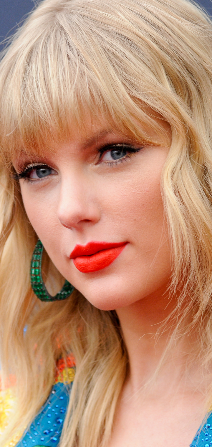 Download mobile wallpaper Music, Close Up, Singer, Blonde, Face, American, Taylor Swift, Lipstick for free.