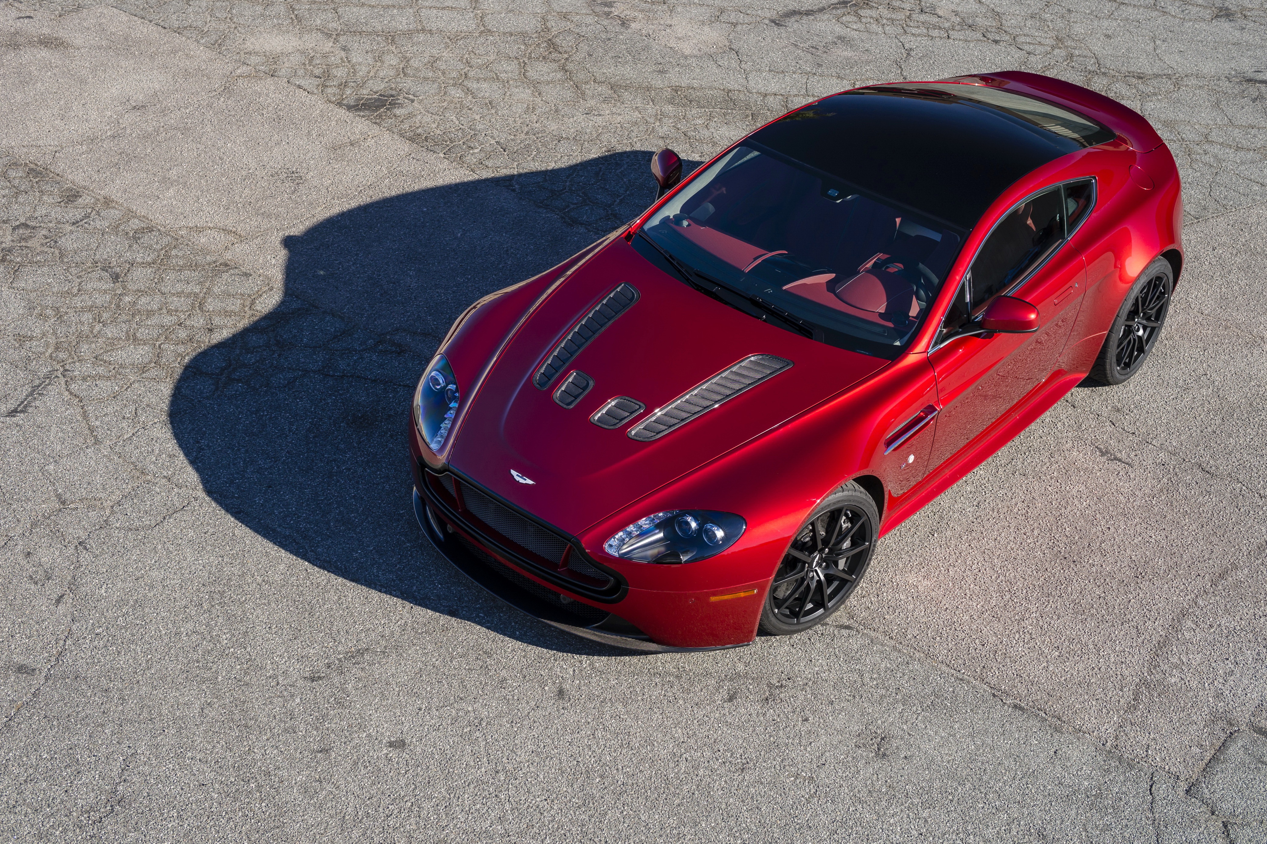 Скачать картинку Астон Мартин V12 Преимущество, Aston Martin, Транспортные Средства в телефон бесплатно.