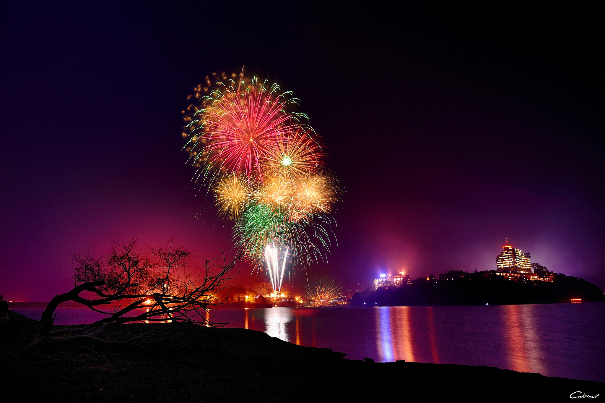 Laden Sie das Feuerwerk, Fotografie-Bild kostenlos auf Ihren PC-Desktop herunter