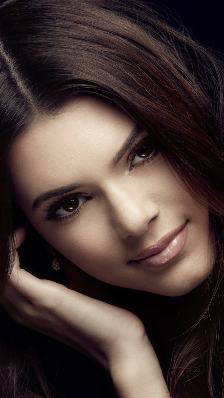 Descarga gratuita de fondo de pantalla para móvil de Celebridades, Kendall Jenner.