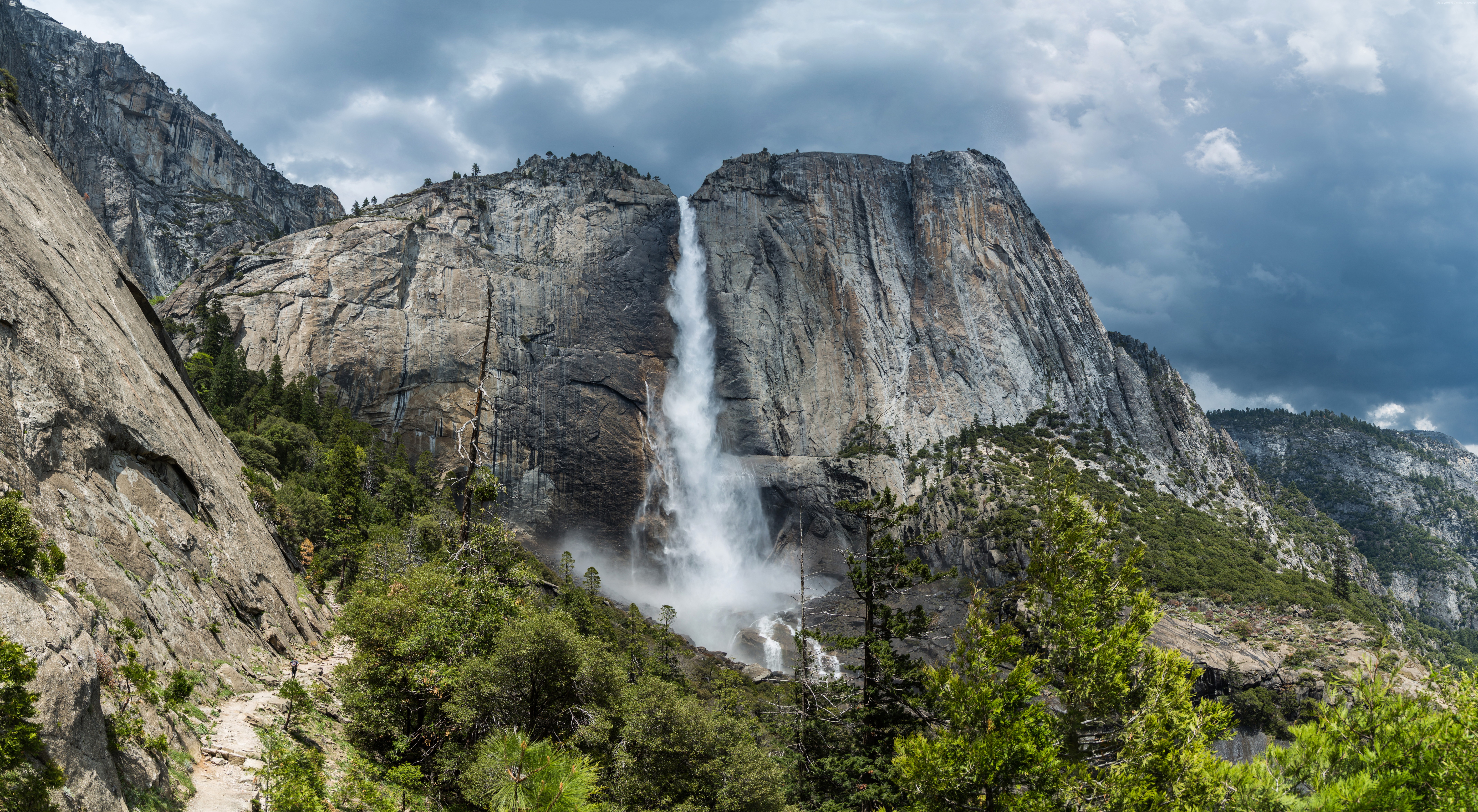 Laden Sie Yosemite Falls HD-Desktop-Hintergründe herunter