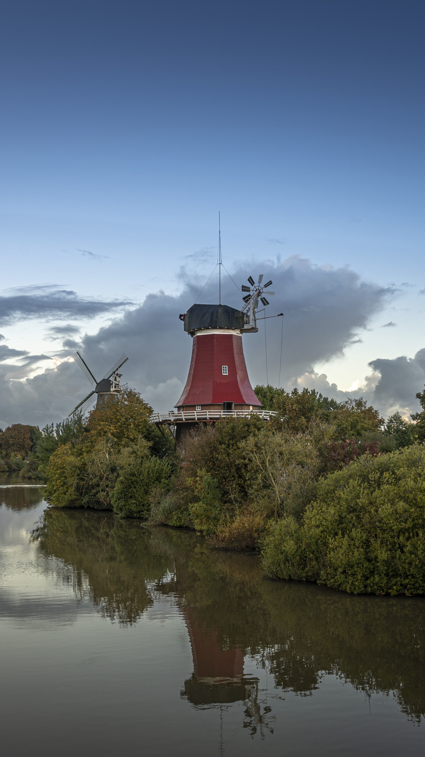 Скачать картинку Пейзаж, Природа, Река, Германия, Фотографии, Ветряная Мельница в телефон бесплатно.