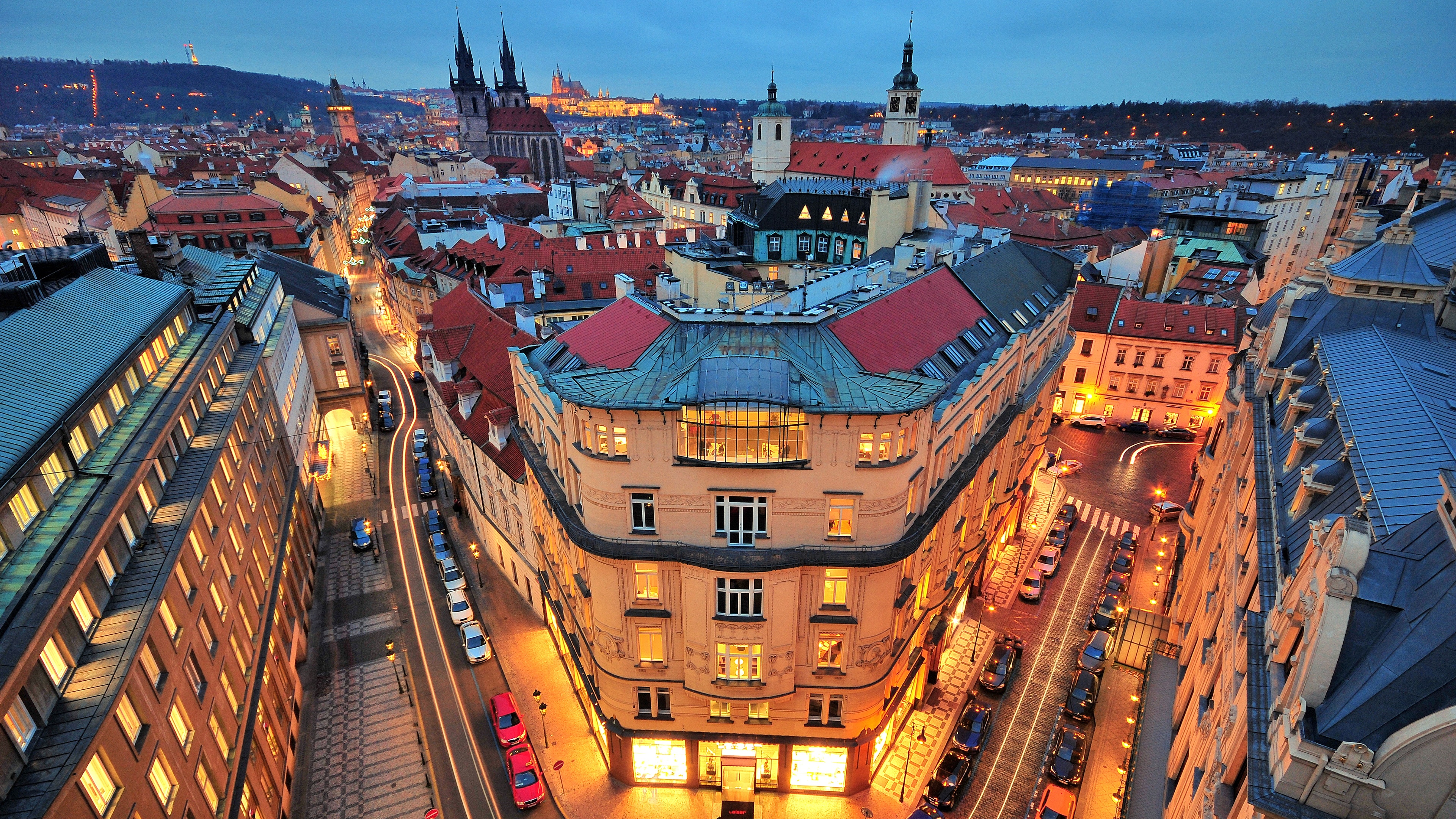 Скачать обои бесплатно Ночь, Город, Прага, Сделано Человеком картинка на рабочий стол ПК