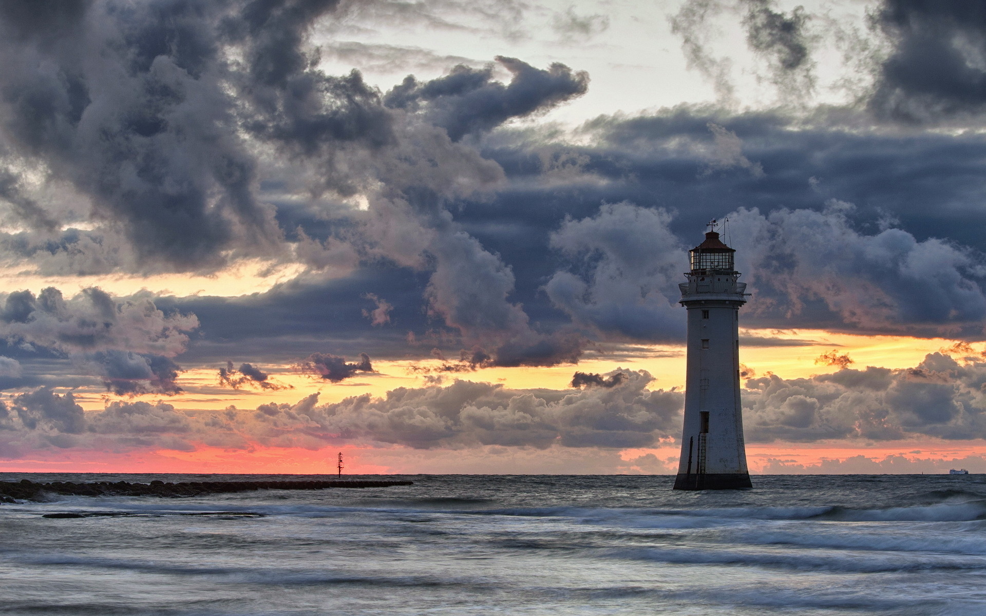 Free download wallpaper Lighthouse, Man Made on your PC desktop