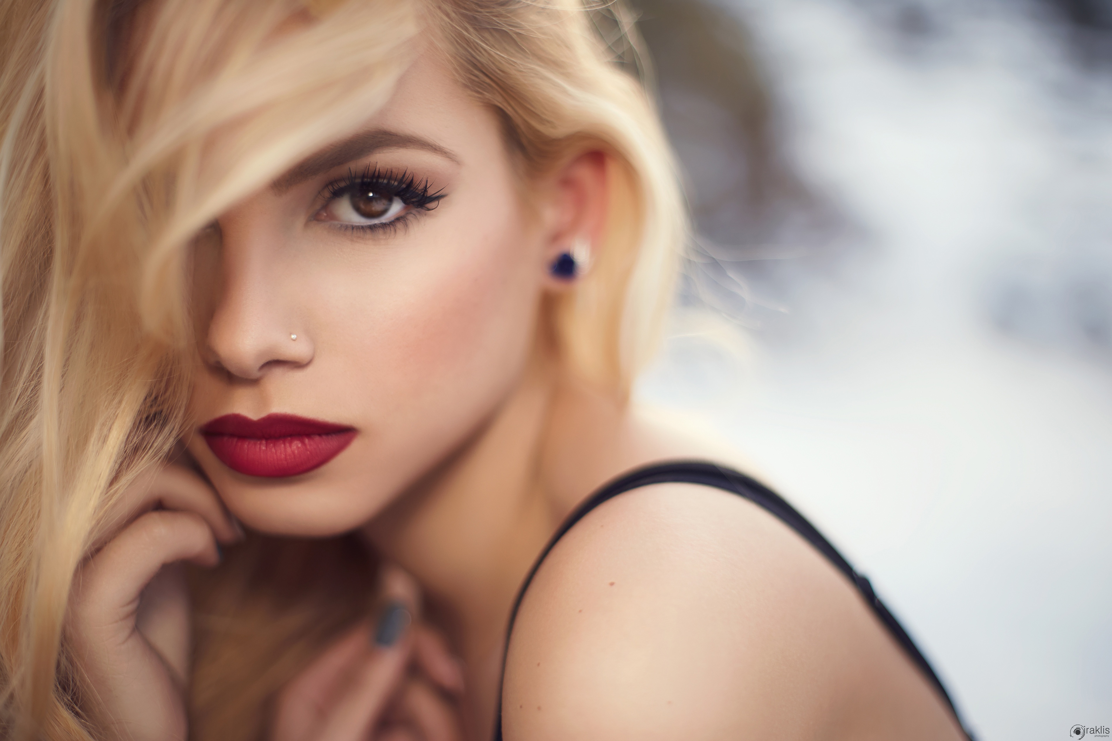 Free download wallpaper Blonde, Face, Model, Women, Brown Eyes, Lipstick on your PC desktop