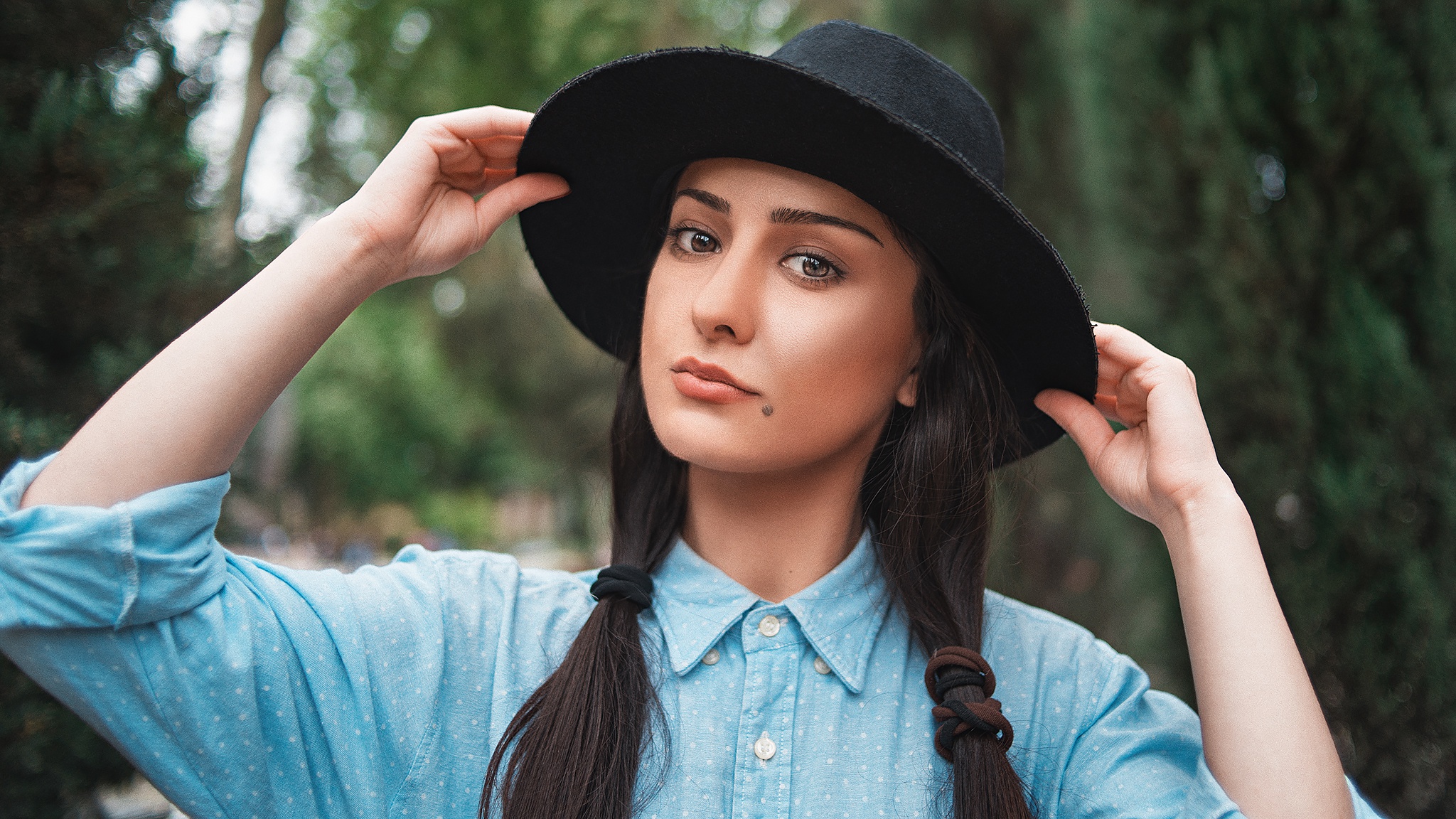 Free download wallpaper Hat, Model, Women, Black Hair on your PC desktop