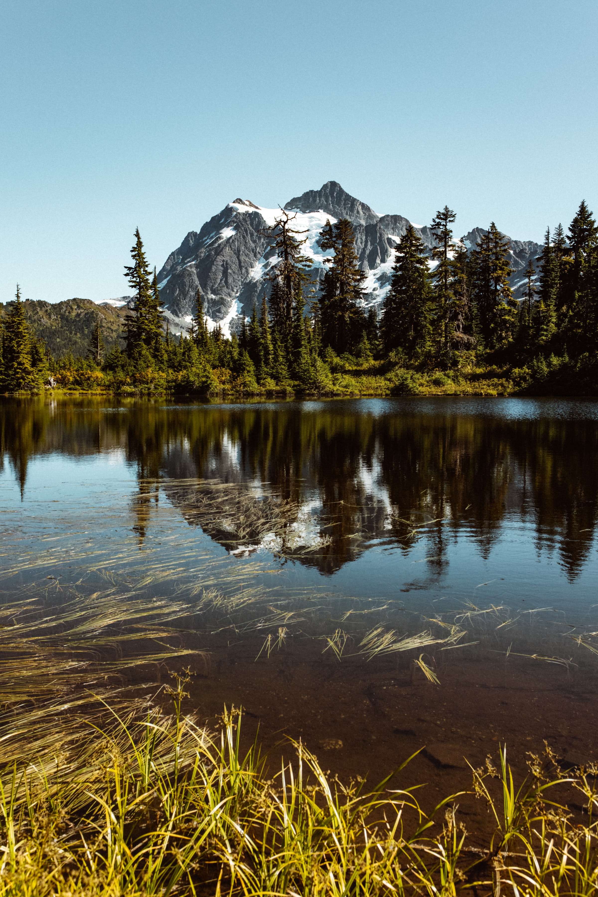 Laden Sie das Natur, Grass, Mountains, See, Schneebedeckt, Snowbound, Schnee-Bild kostenlos auf Ihren PC-Desktop herunter