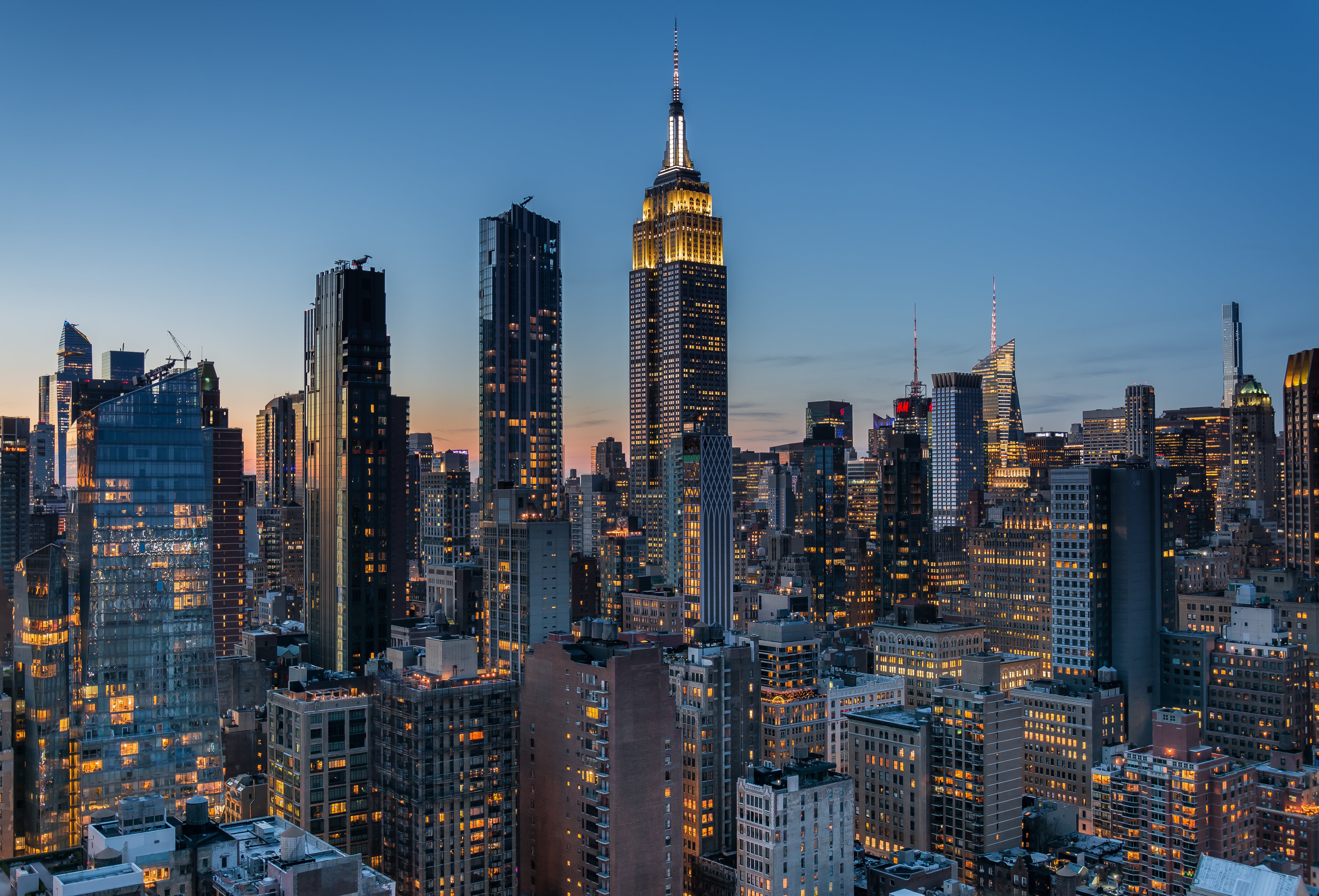 Handy-Wallpaper Städte, Wolkenkratzer, Gebäude, New York, Manhattan, Vereinigte Staaten Von Amerika, Menschengemacht, Großstadt kostenlos herunterladen.