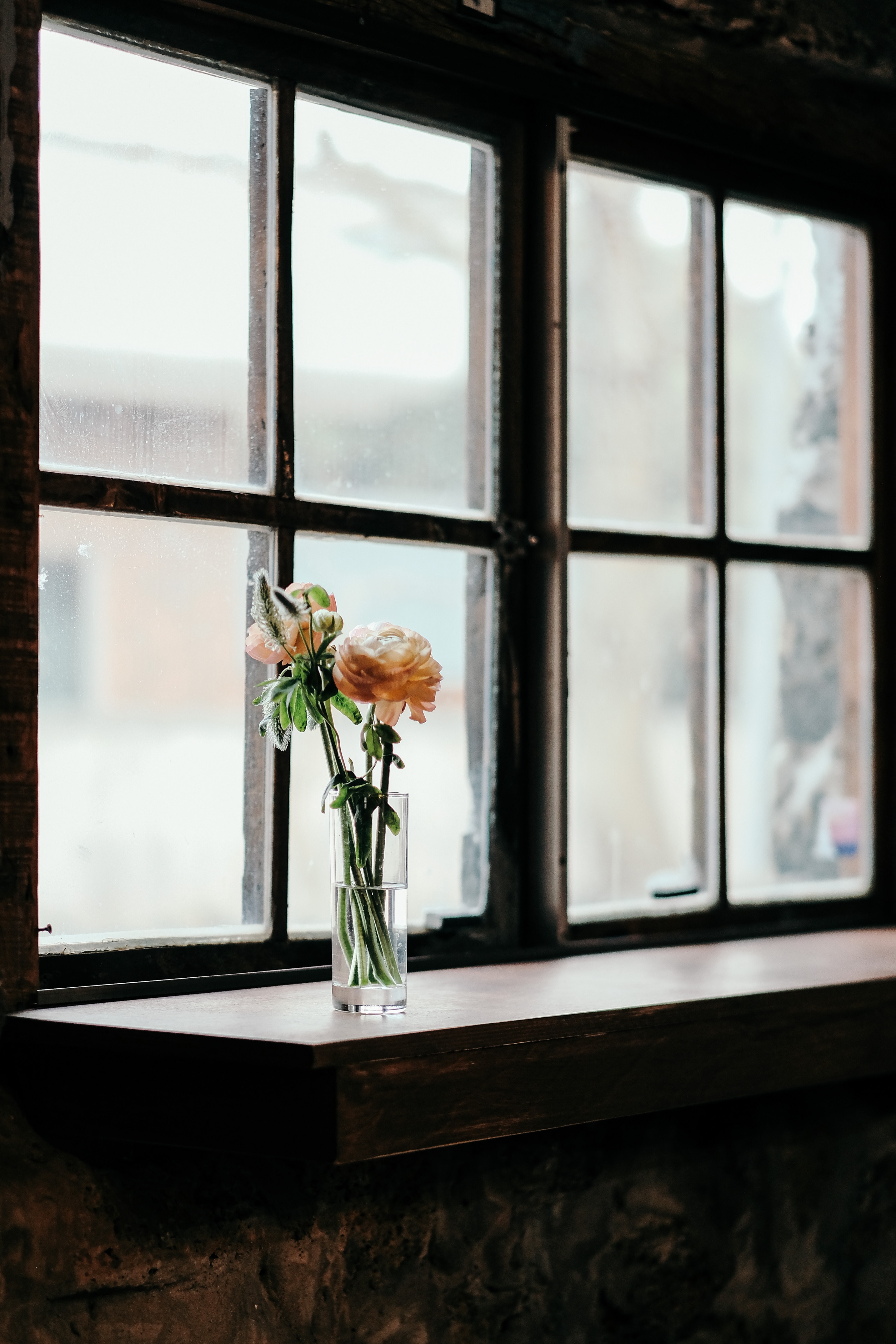 Mobile wallpaper vase, flowers, bouquet, window