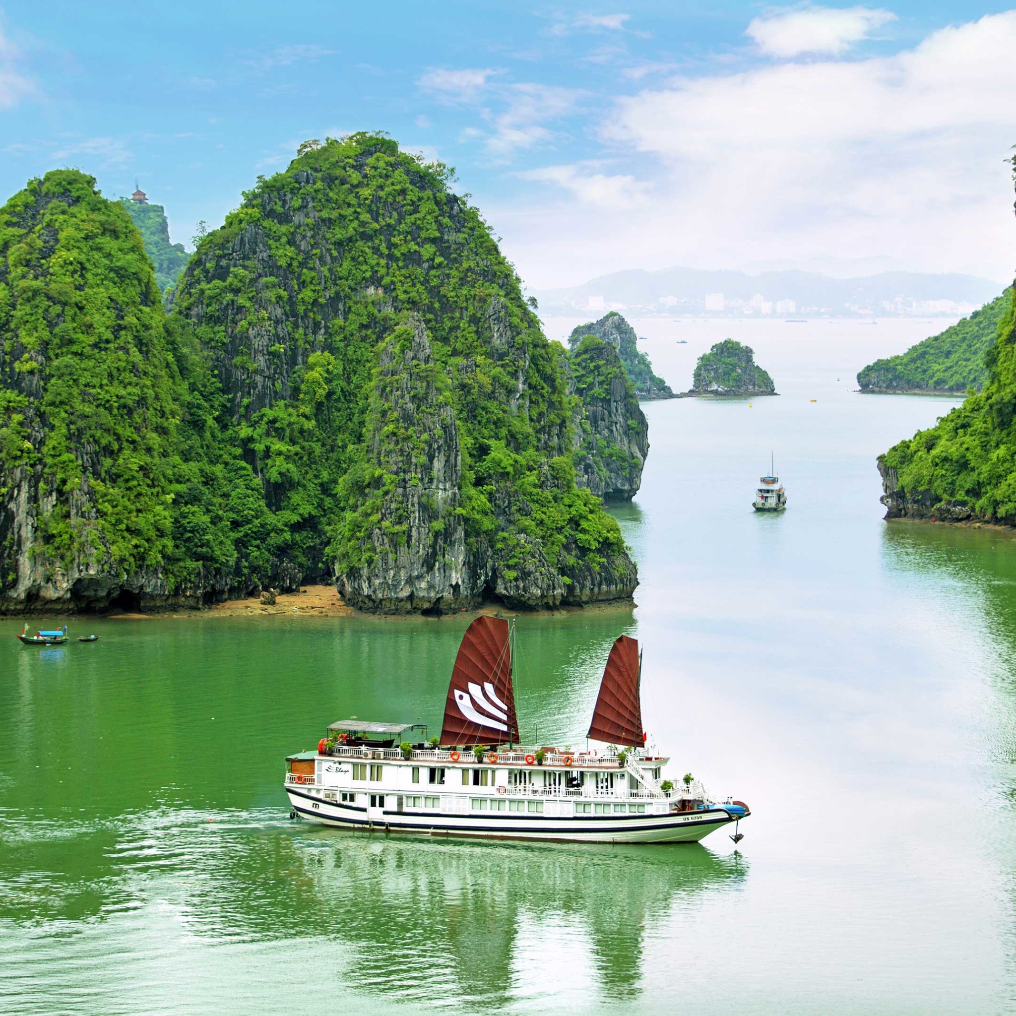 Free download wallpaper Boat, Bay, Vietnam, Vehicle, Vehicles on your PC desktop