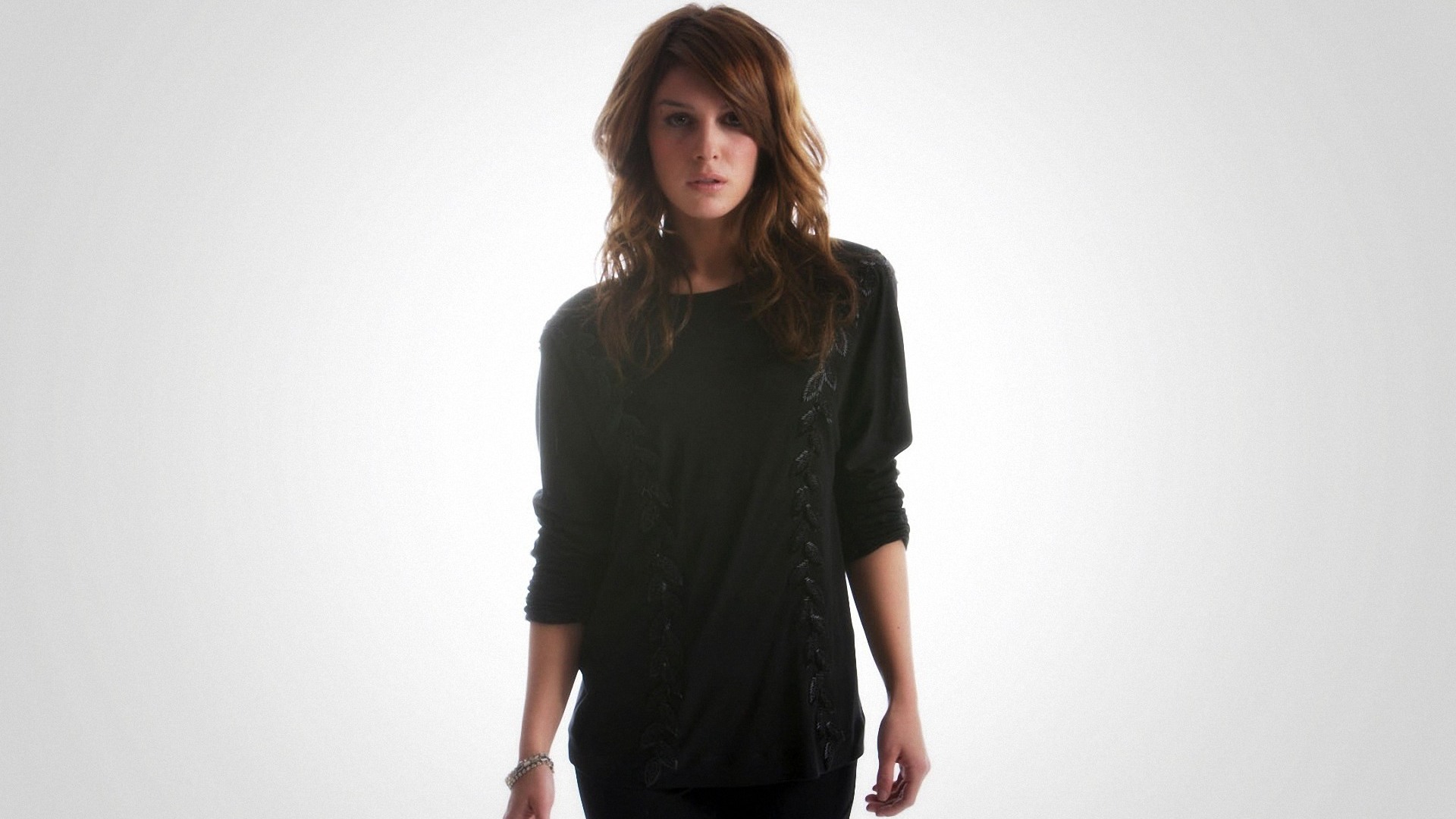 Laden Sie Shenae Grimes HD-Desktop-Hintergründe herunter