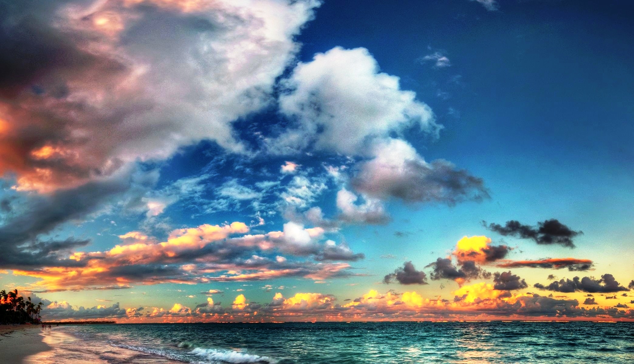 Скачать картинку Закат, Облака, Пляж, Горизонт, Океан, Земля/природа, Оранжевый Цвет) в телефон бесплатно.