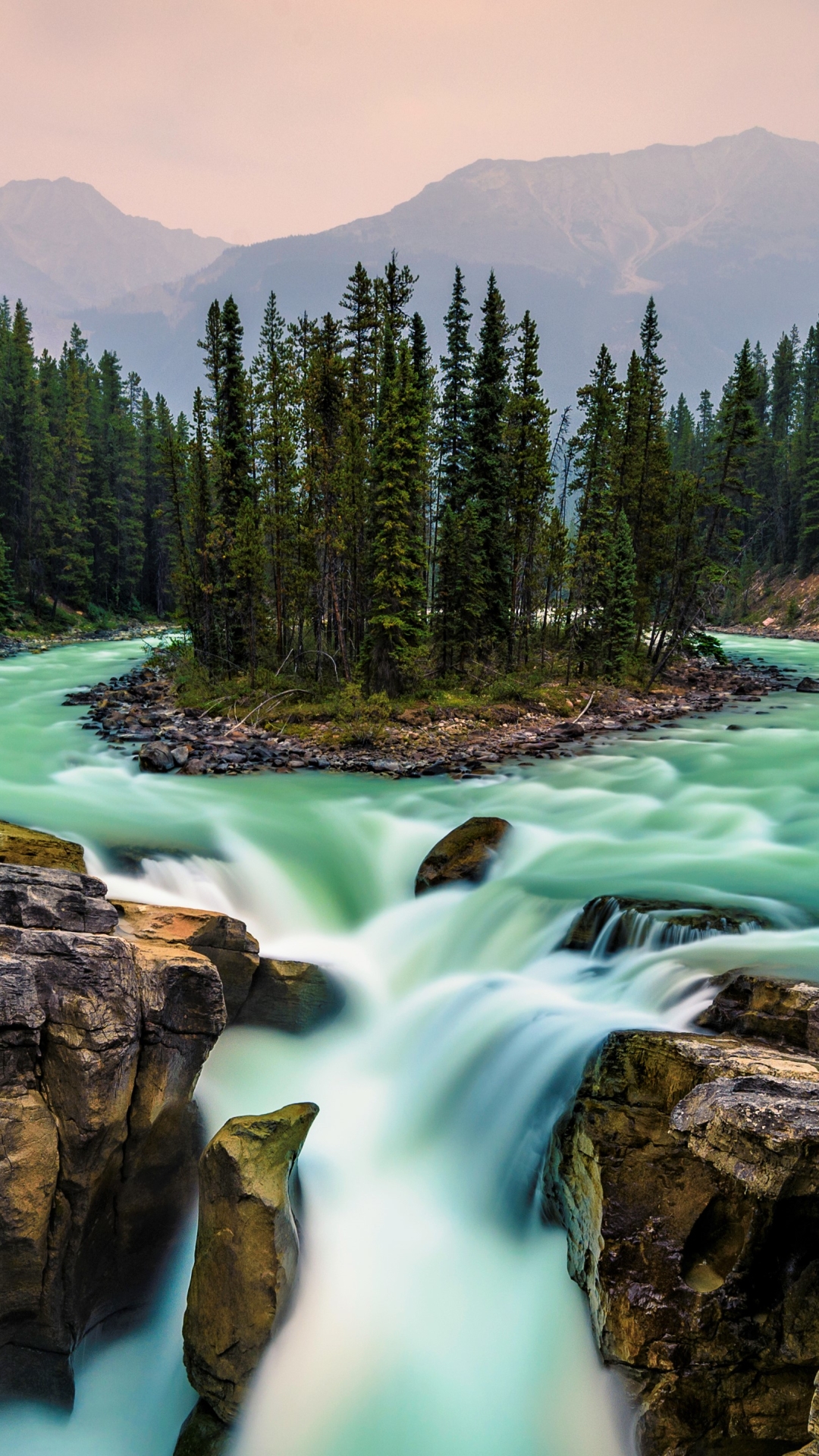 Скачать картинку Река, Водопады, Гора, Канада, Водопад, Лес, Земля/природа, Национальный Парк Джаспер в телефон бесплатно.