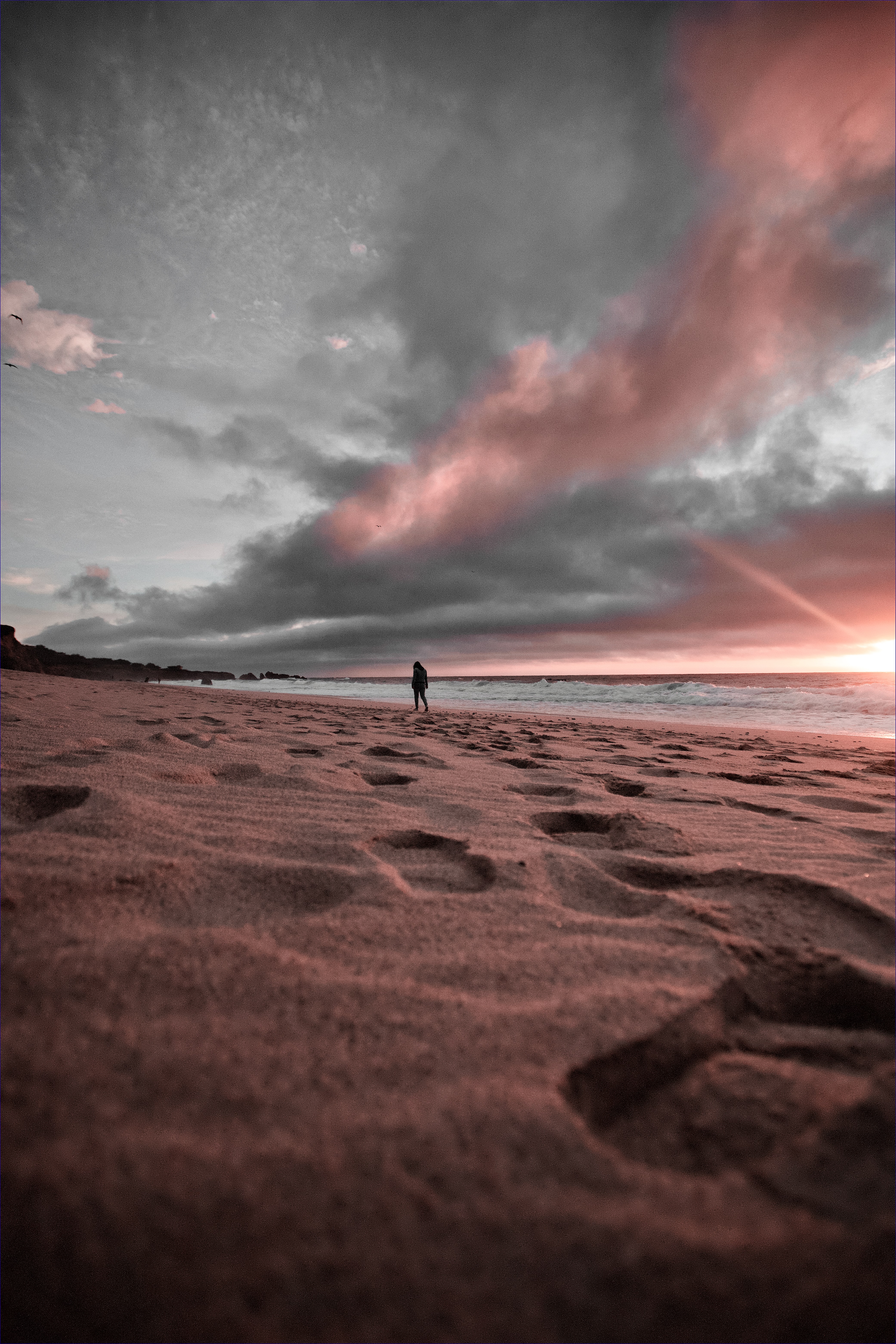 Free download wallpaper Loneliness, Nature, Sky, Lonely, Beach, Alone on your PC desktop