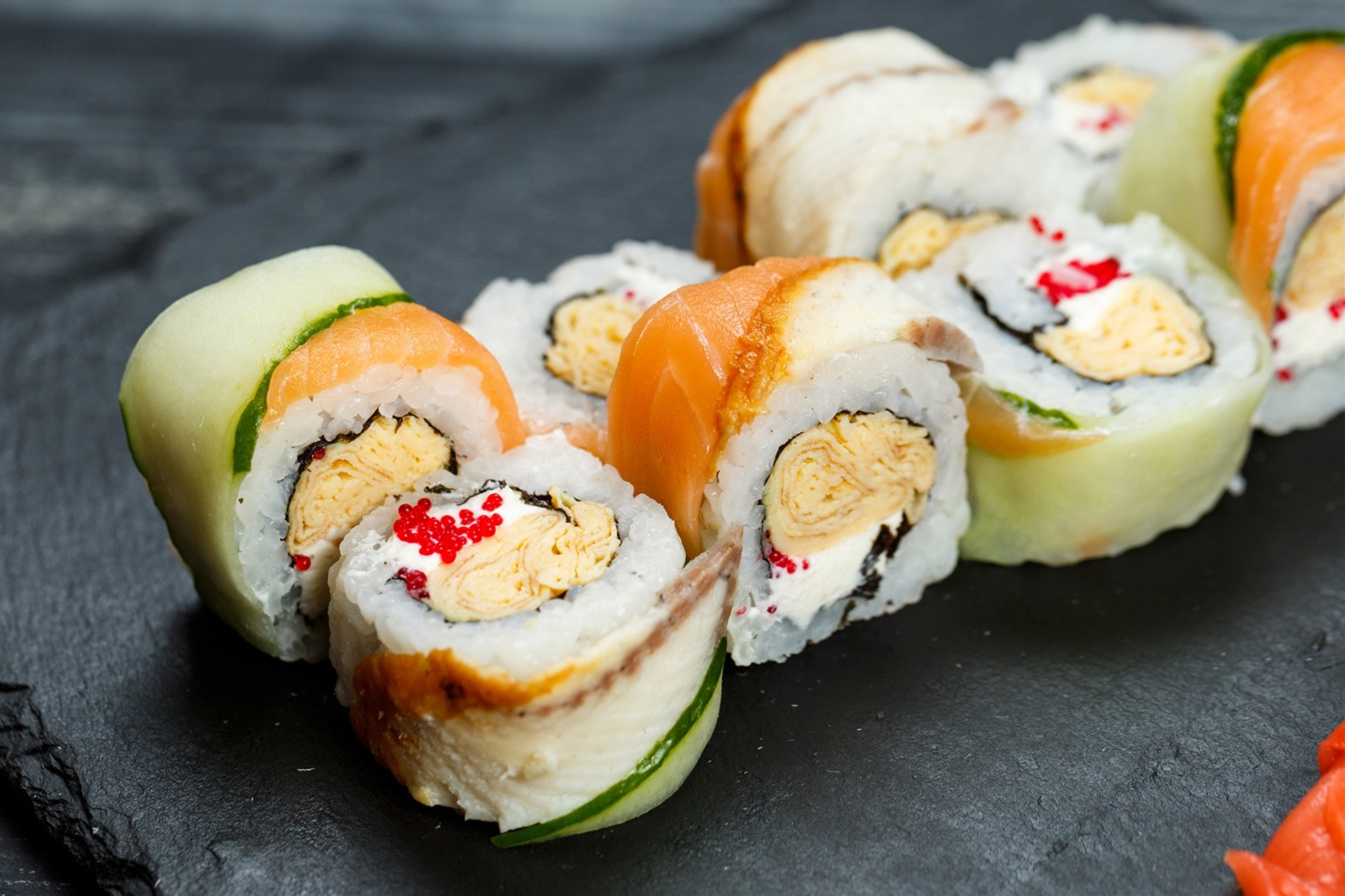 Laden Sie das Sushi, Fisch, Meeresfrüchte, Nahrungsmittel, Reis-Bild kostenlos auf Ihren PC-Desktop herunter
