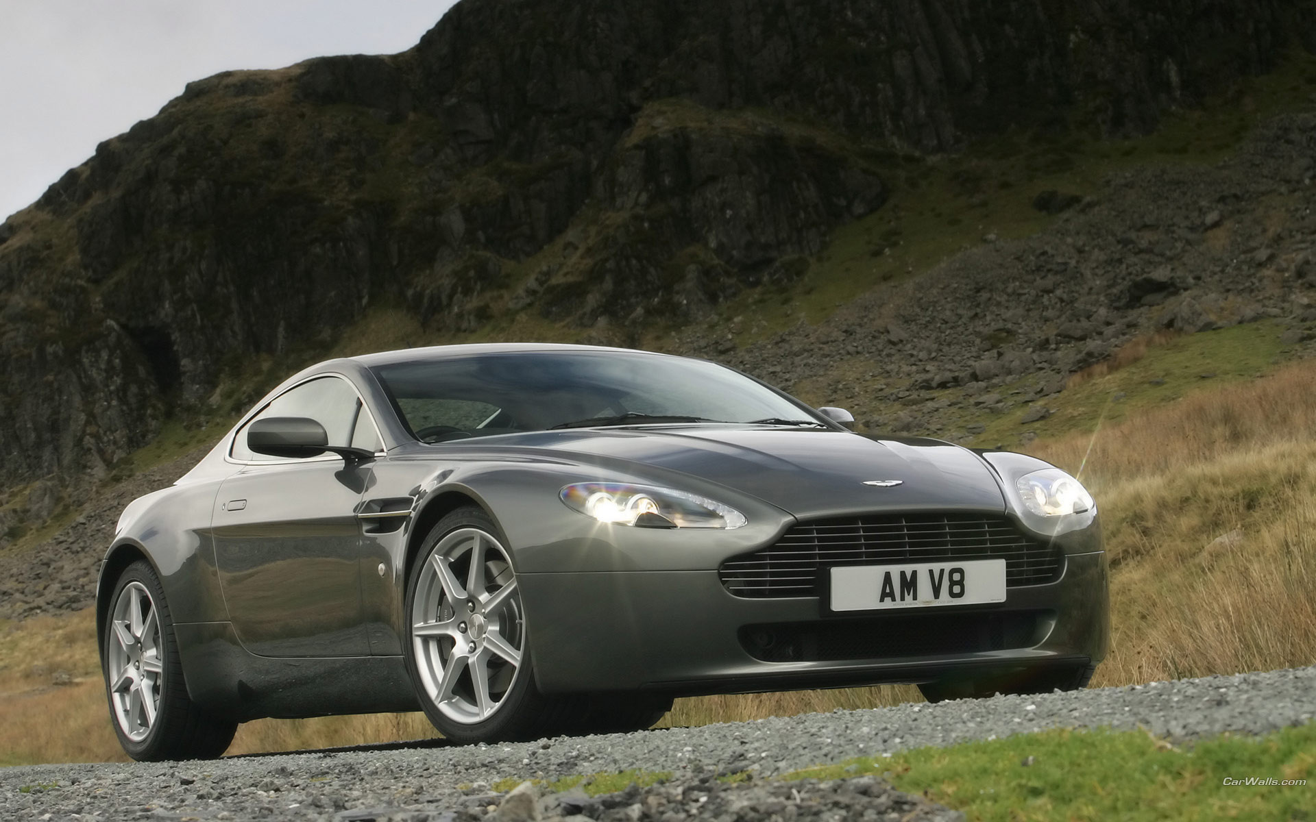 Baixar papel de parede para celular de Aston Martin V8 Vantage, Aston Martin, Veículos gratuito.