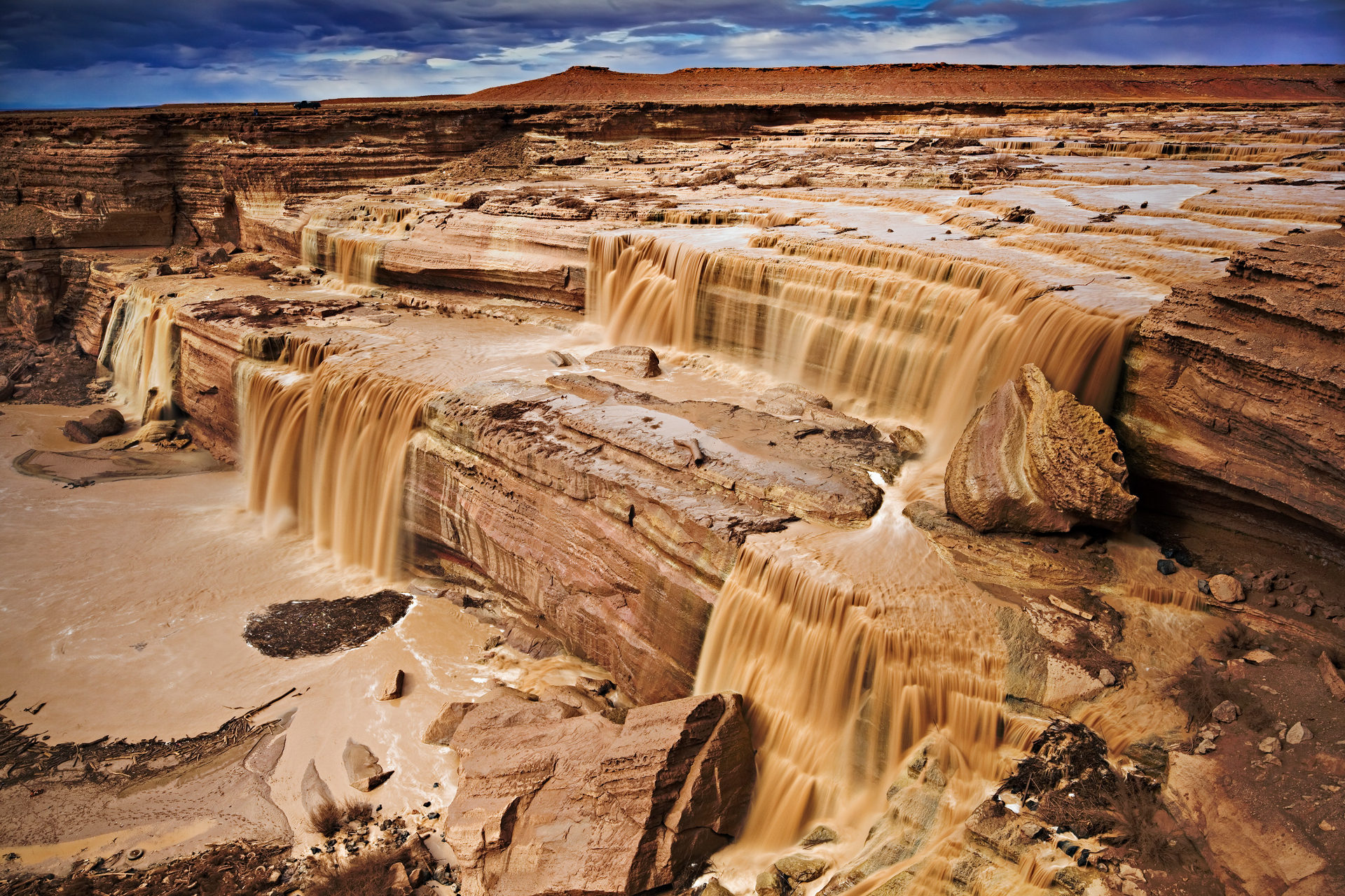 Free download wallpaper Landscape, Waterfalls, Desert, Waterfall, Earth, Scenic on your PC desktop