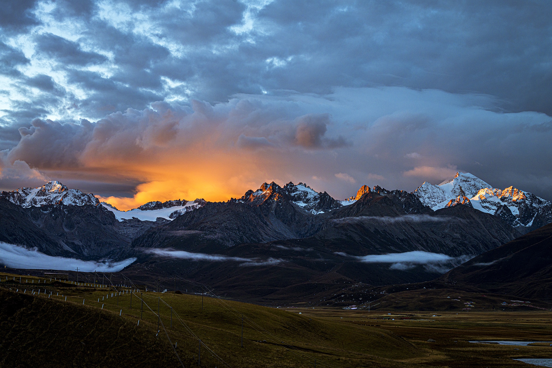 Free download wallpaper Nature, Sunset, Sky, Mountains, Snow, Mountain, Cloud, Photography on your PC desktop