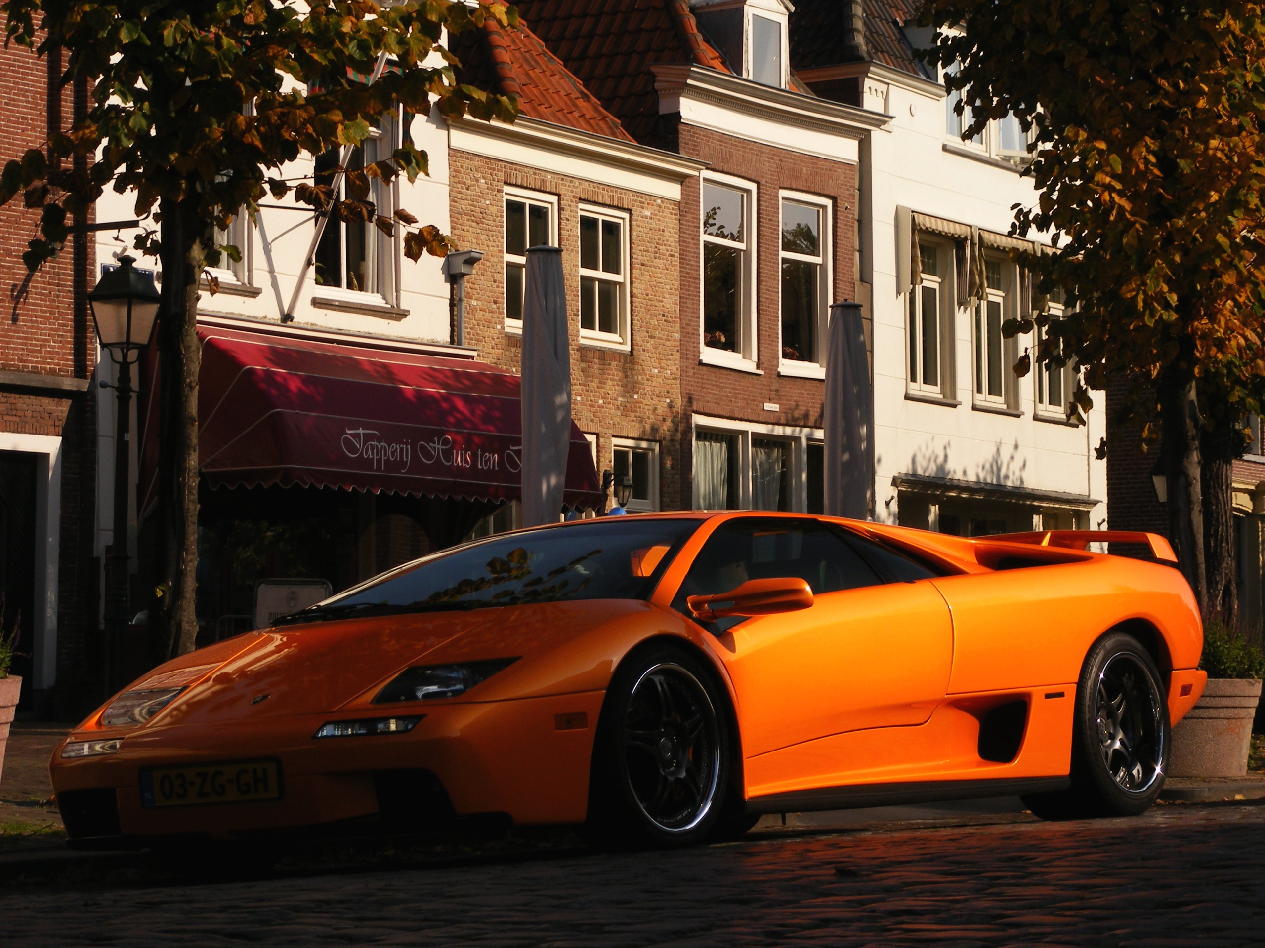 Laden Sie Lamborghini Diablo HD-Desktop-Hintergründe herunter