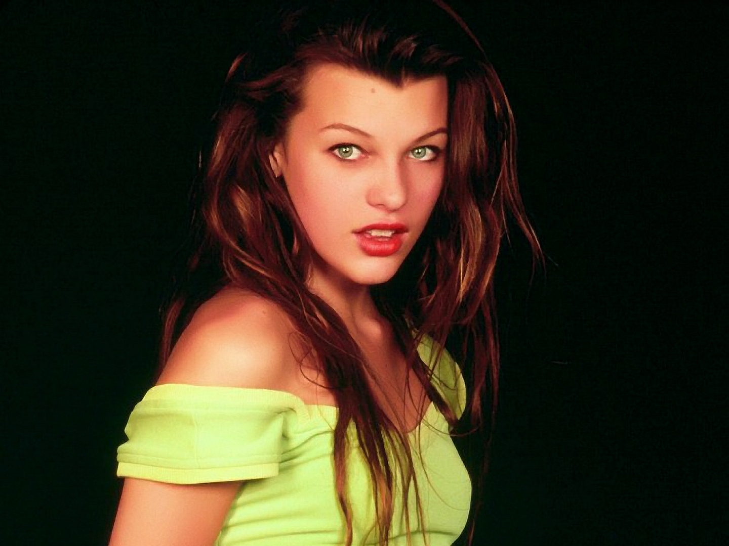 Free download wallpaper Milla Jovovich, Celebrity on your PC desktop