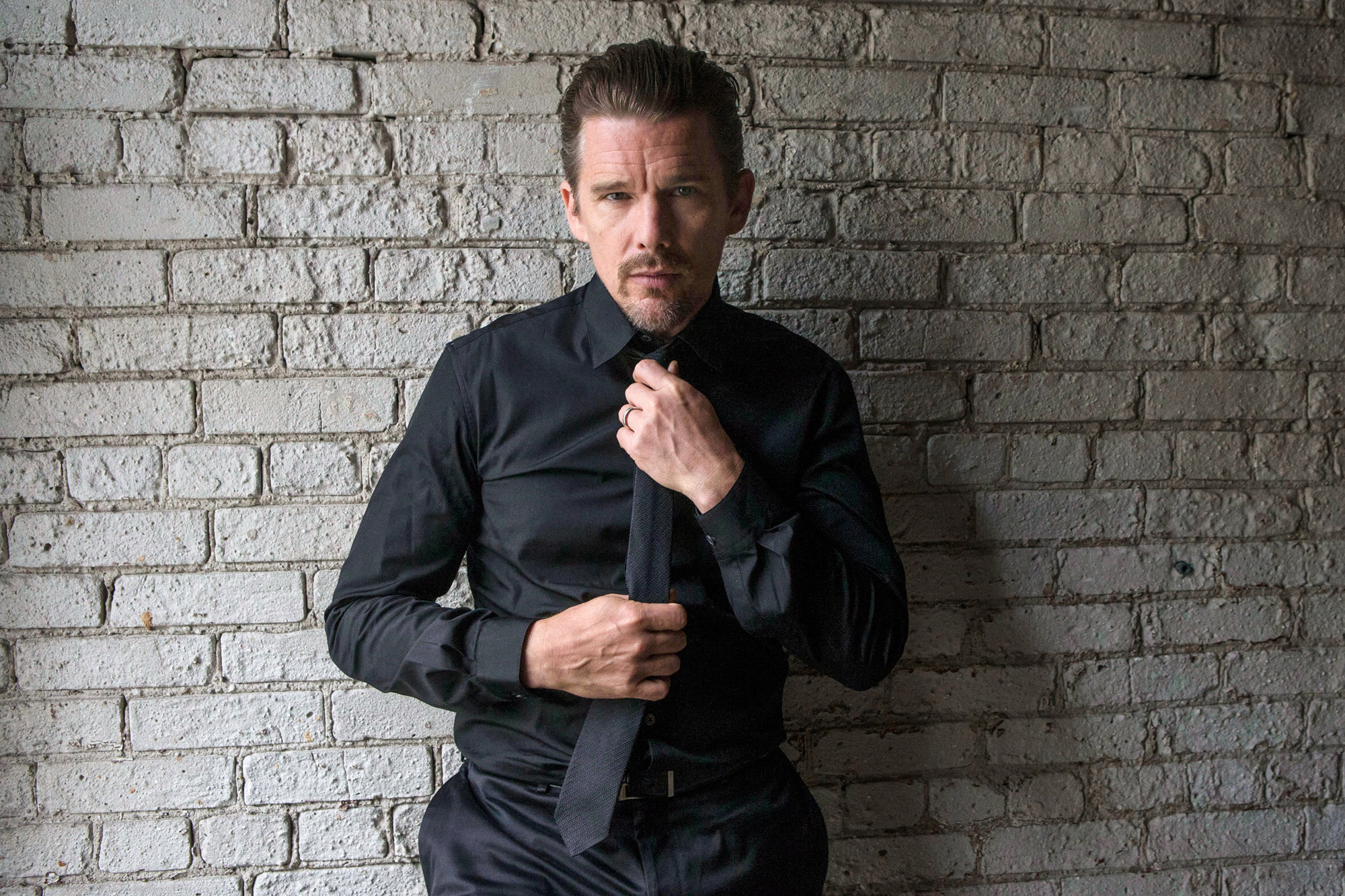 Free download wallpaper Wall, Celebrity, Actor, Ethan Hawke on your PC desktop