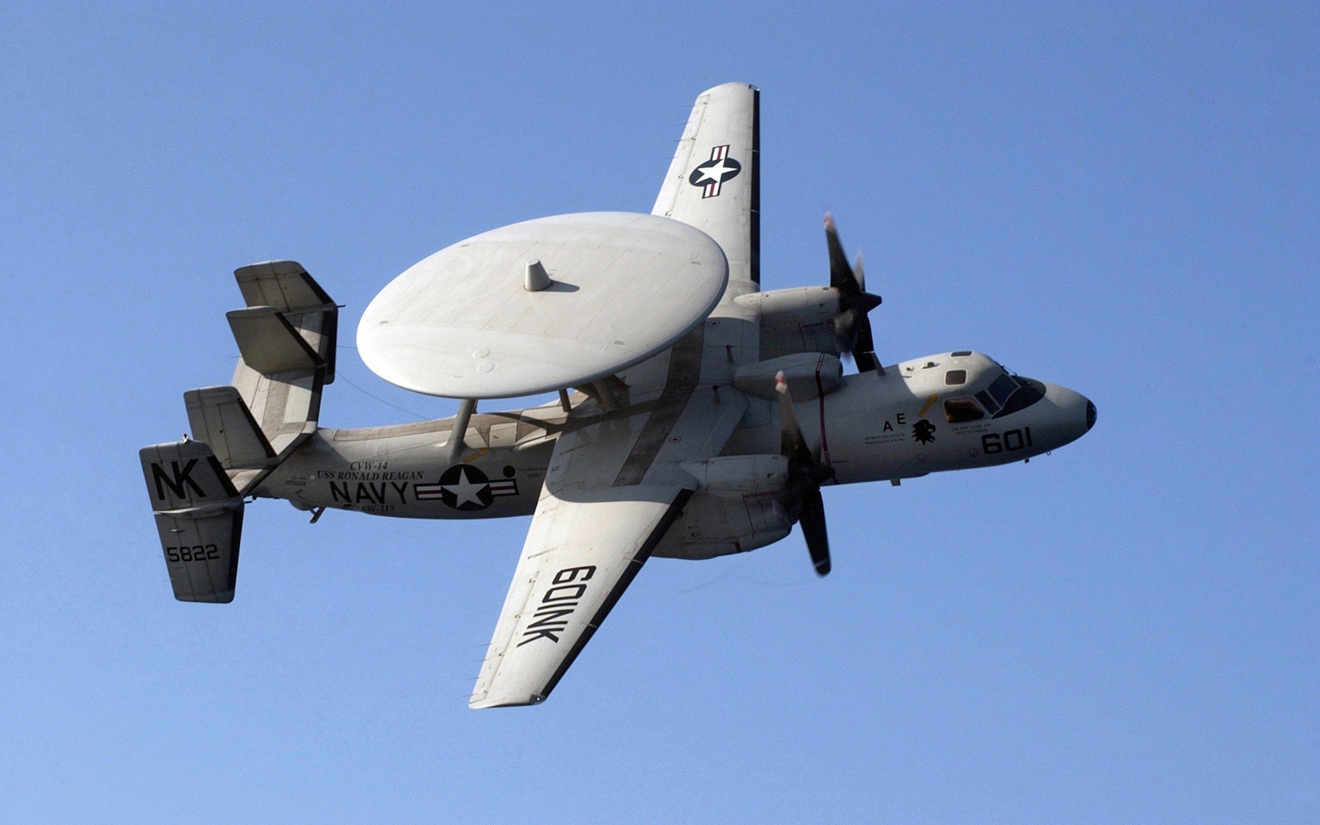 Завантажити шпалери Northrop Grumman E 2 Hawkeye на телефон безкоштовно