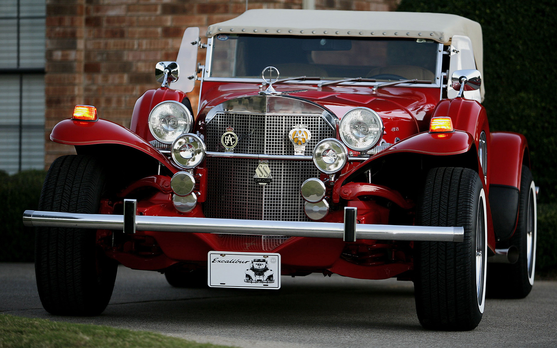 Популярні заставки і фони 1976 Excalibur Series Iii Phaeton на комп'ютер