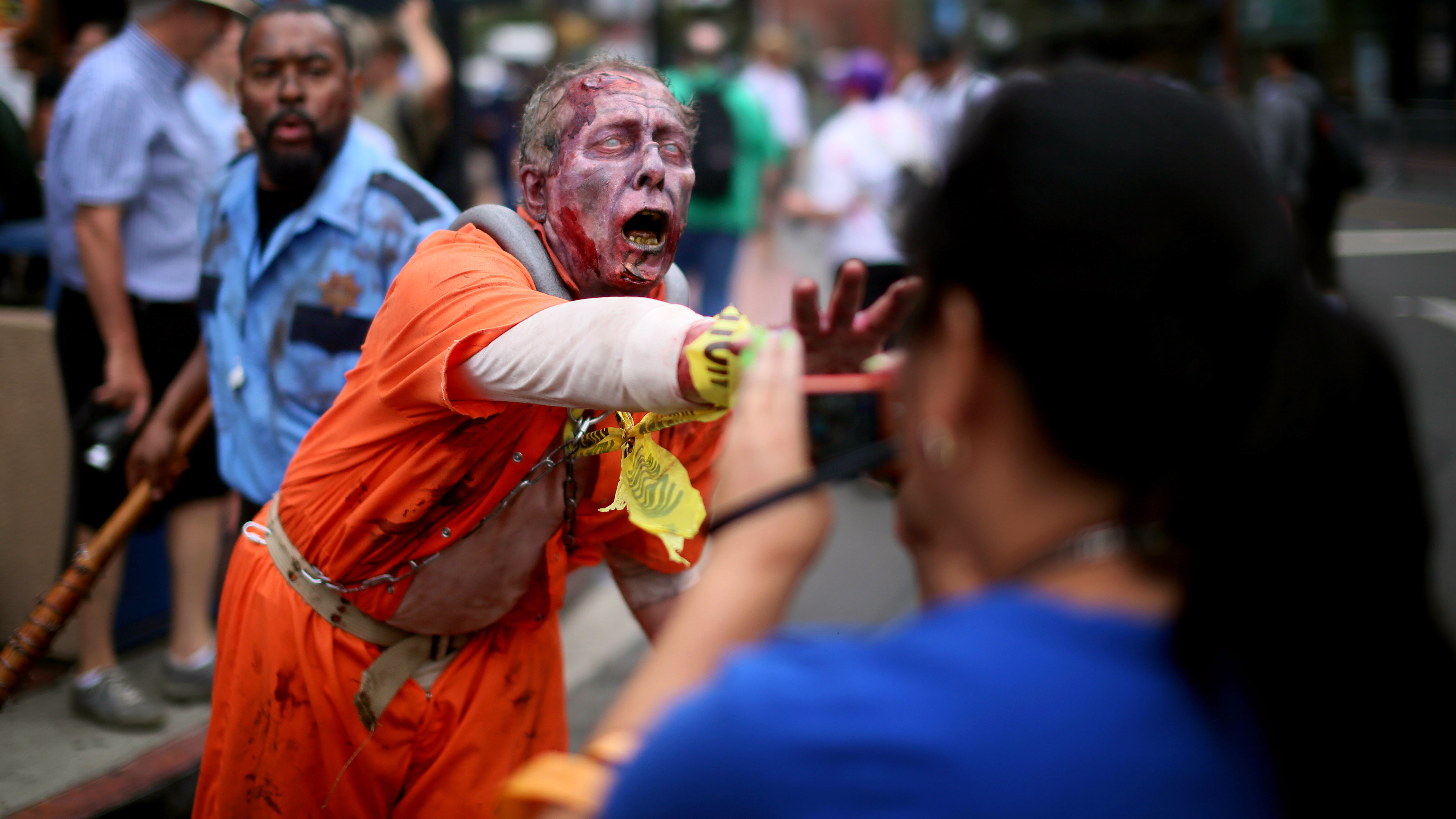 Baixe gratuitamente a imagem Escuridão, Zumbi na área de trabalho do seu PC