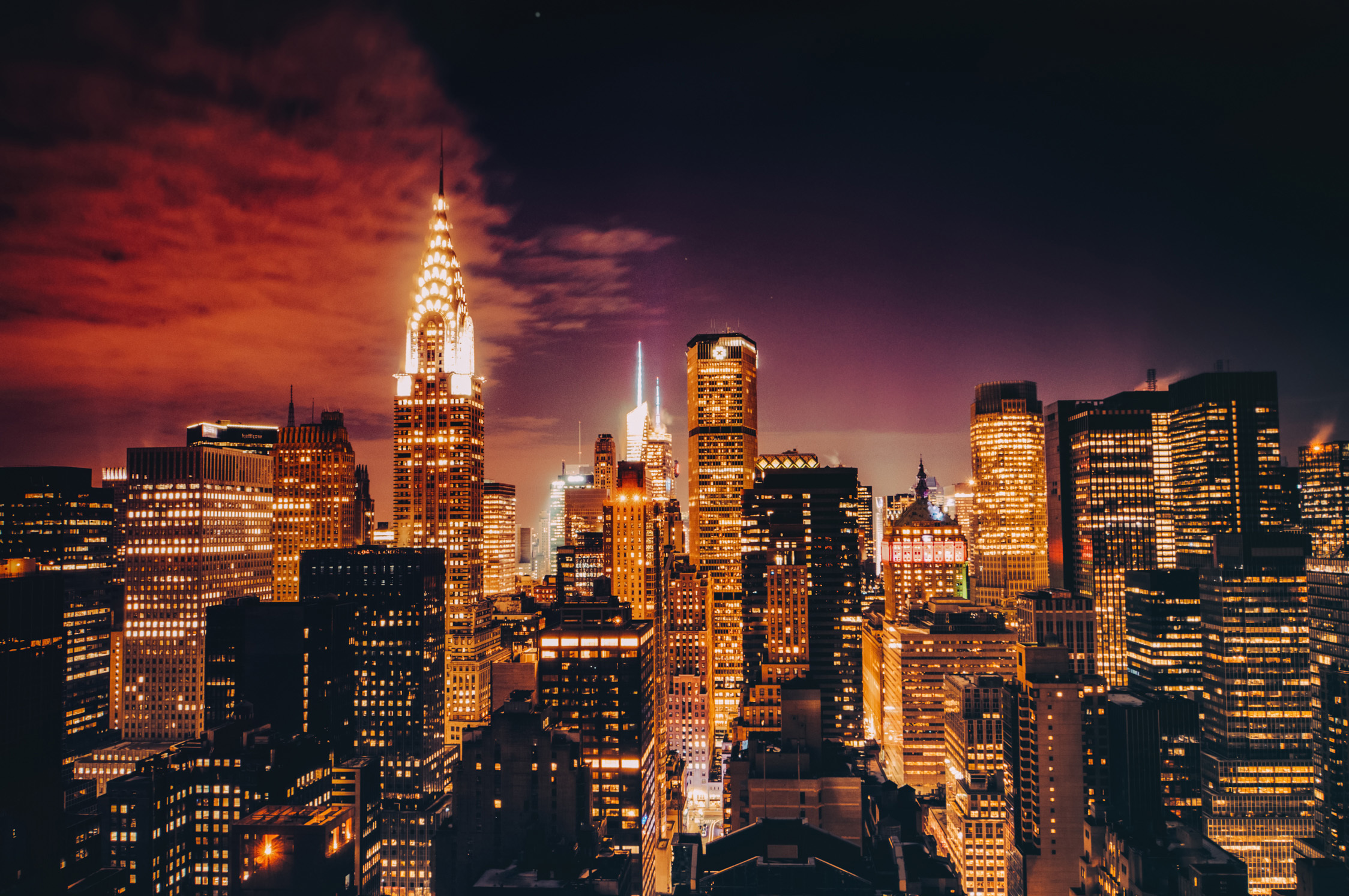 Скачать обои бесплатно Города, Ночь, Свет, Сша, Здание, Нью Йорк, Небоскрёб, Сделано Человеком, Манхэттен, Крайслер Билдинг картинка на рабочий стол ПК