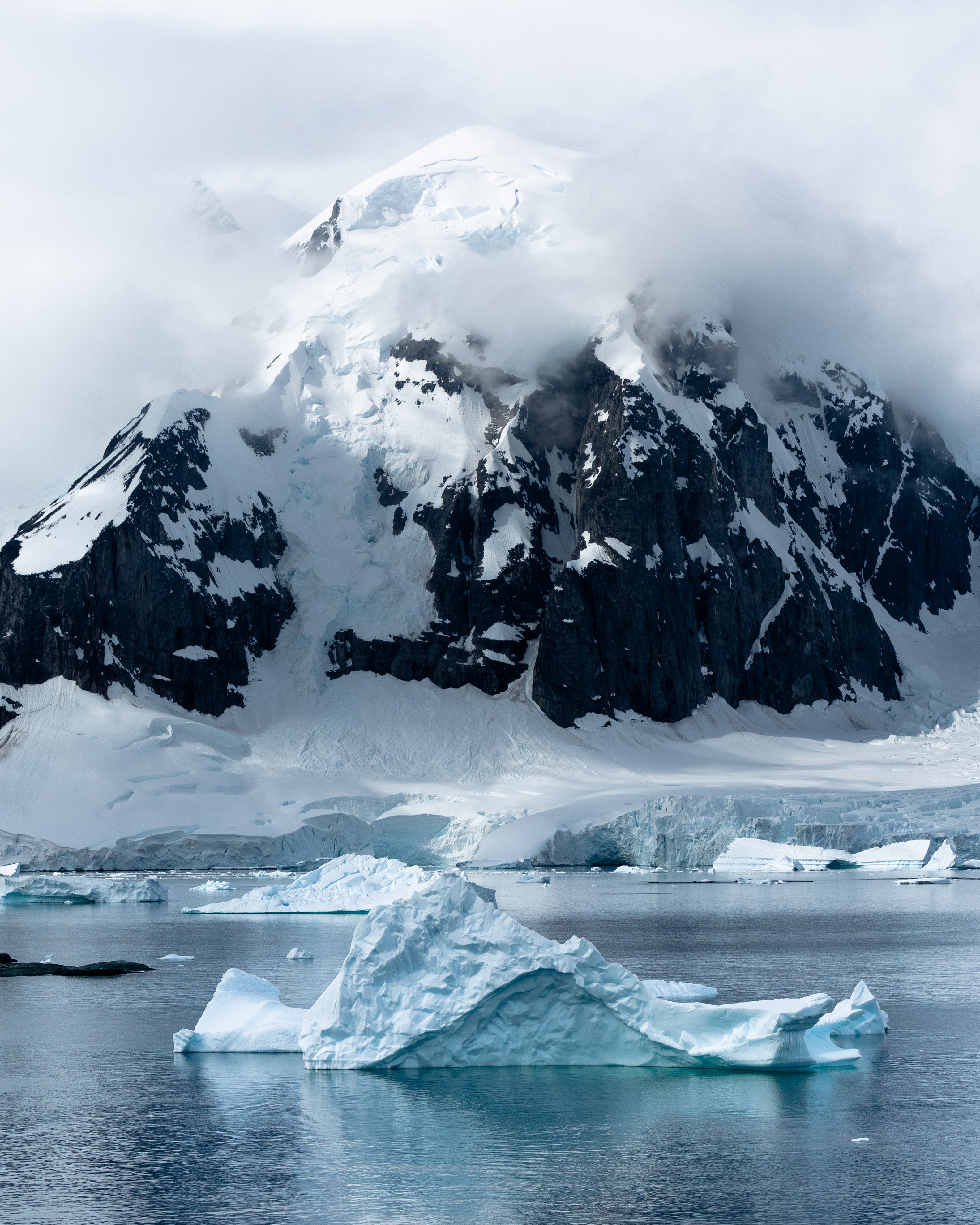 Скачать обои бесплатно Гора, Ледник, Природа, Туман, Лед, Вода, Снег картинка на рабочий стол ПК
