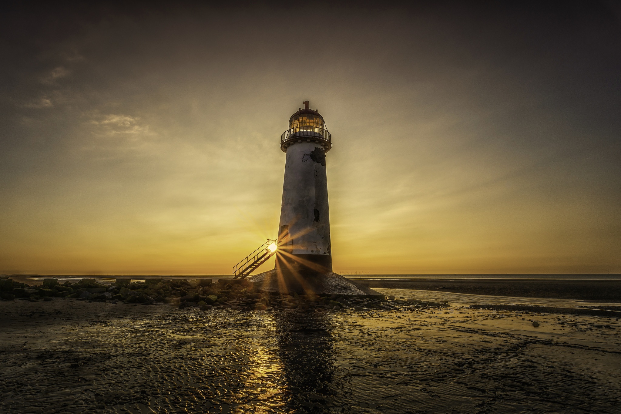 Download mobile wallpaper Sky, Building, Horizon, Ocean, Lighthouse, Man Made for free.