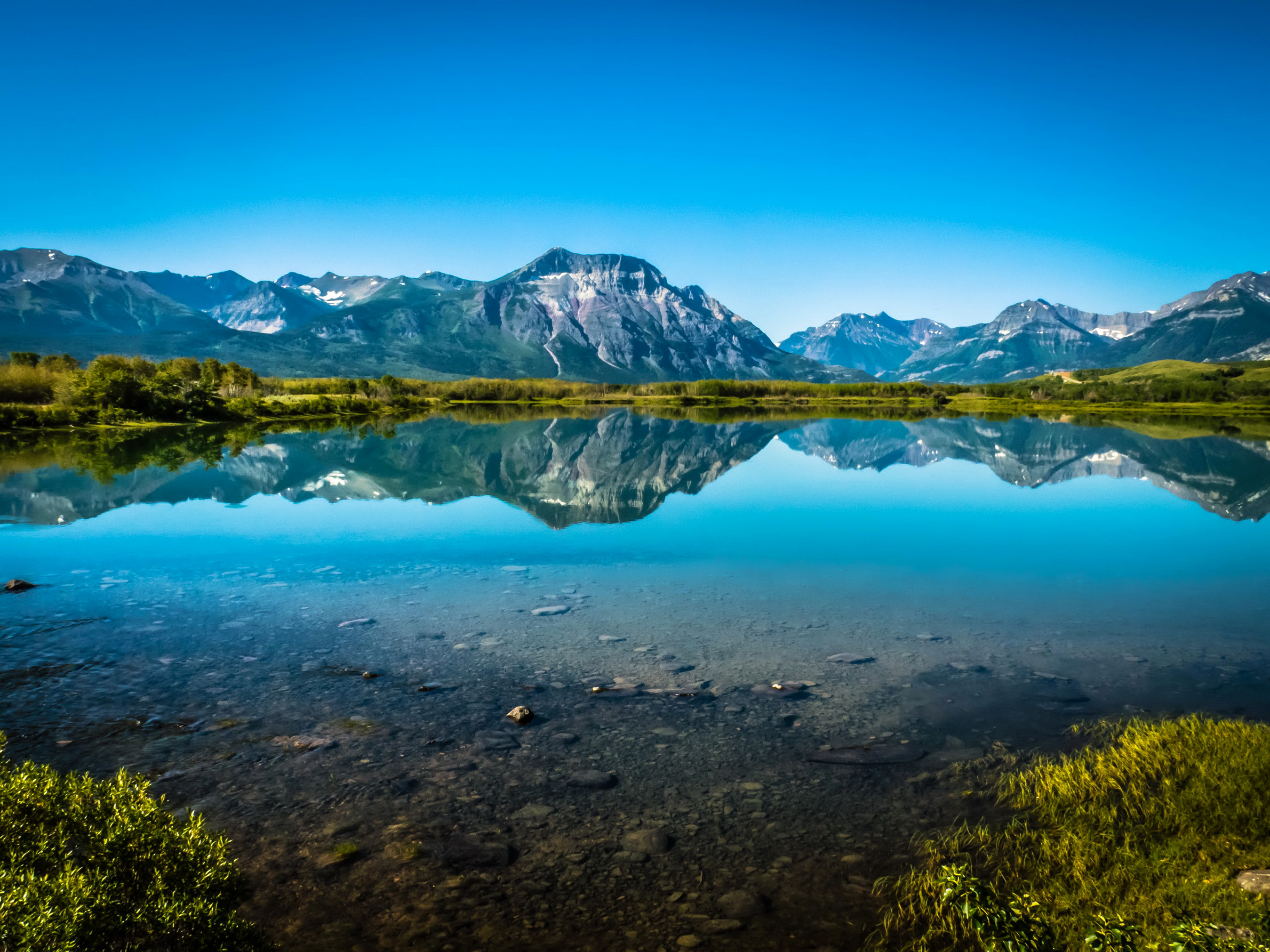 Handy-Wallpaper Landschaft, Natur, See, Gebirge, Erde/natur, Spiegelung kostenlos herunterladen.