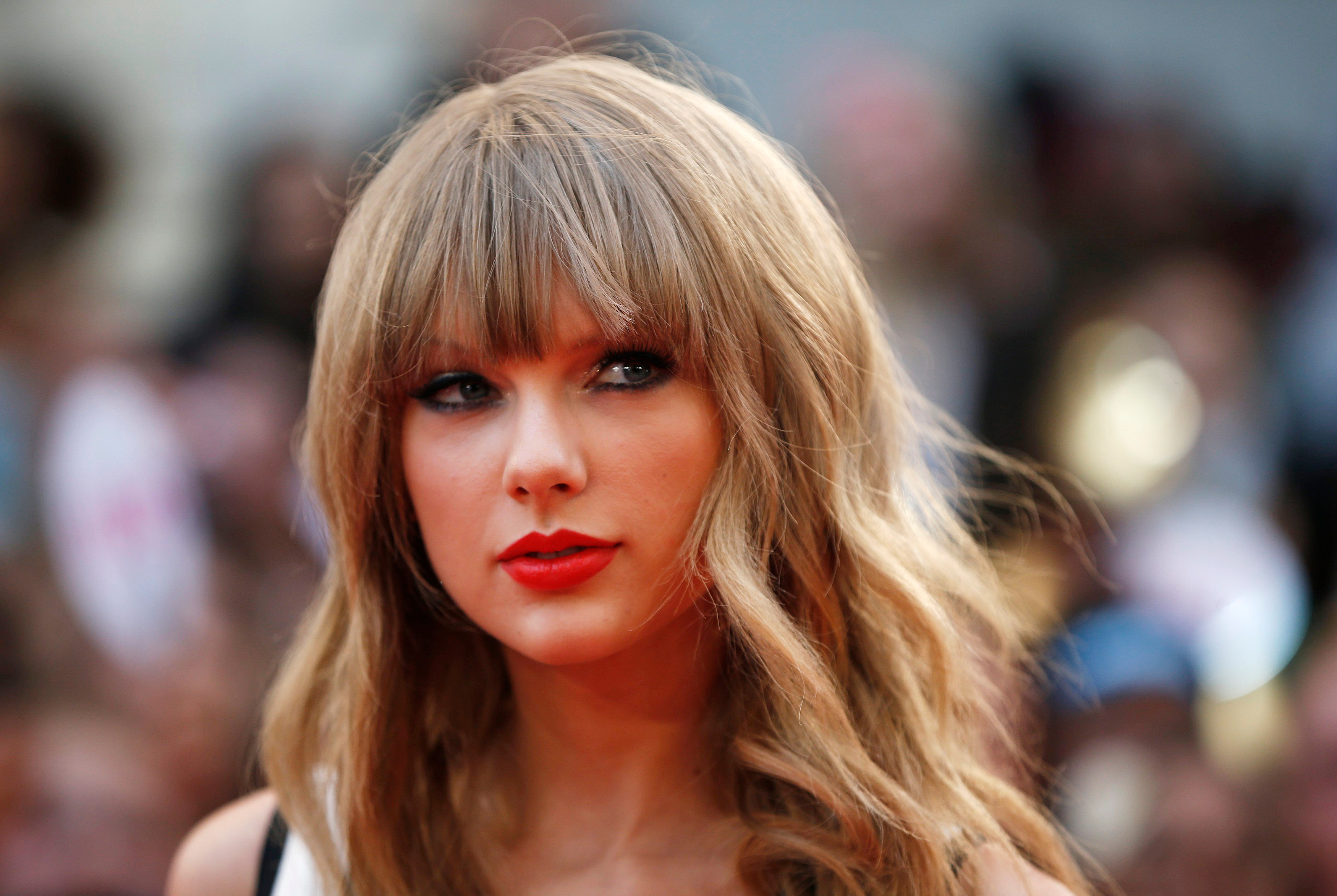 Download mobile wallpaper Music, Taylor Swift for free.